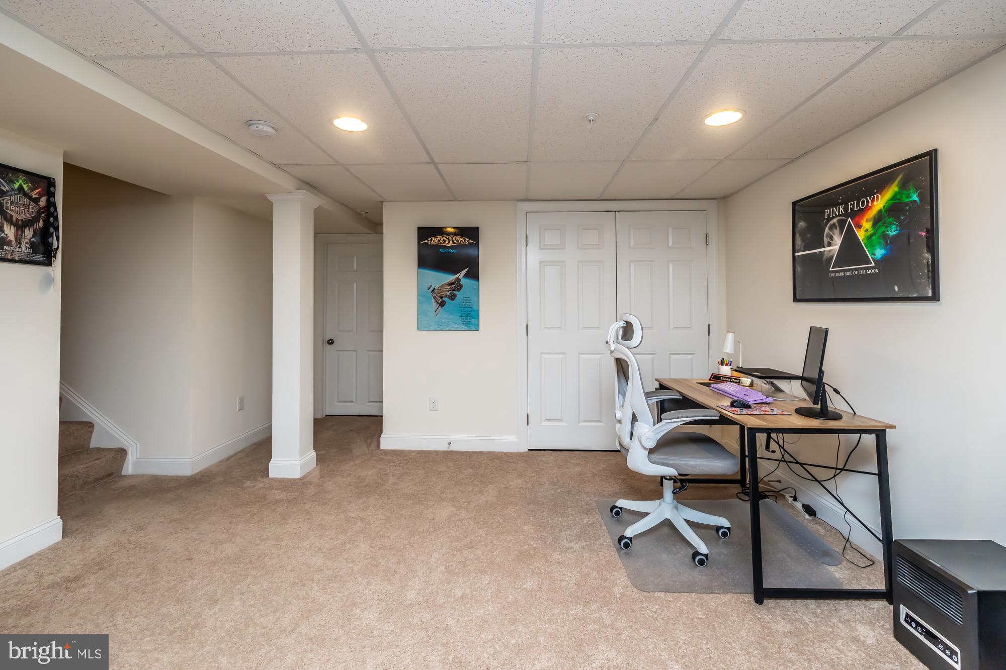 VILLAGE GREENE - Residential