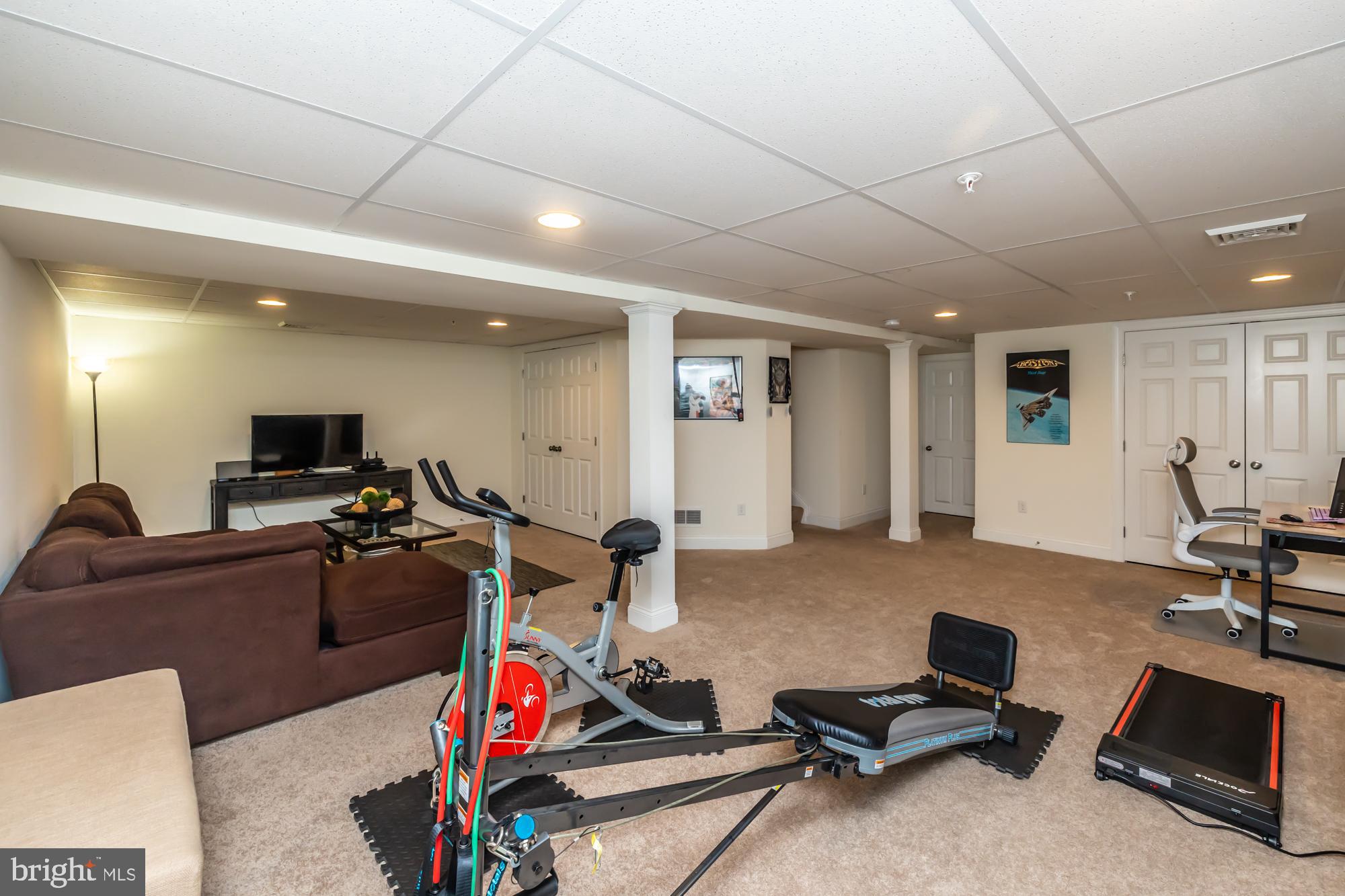 VILLAGE GREENE - Residential