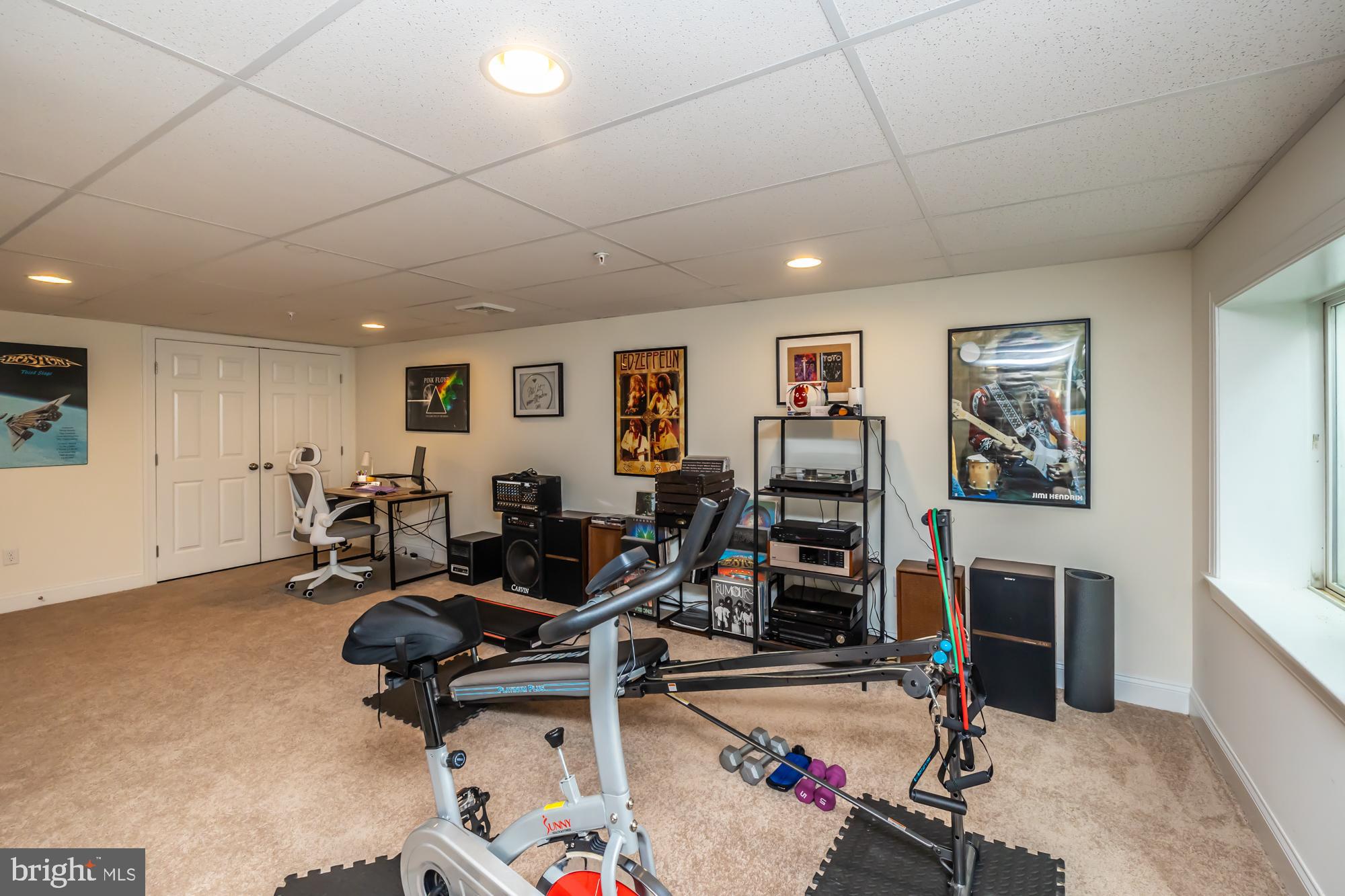 VILLAGE GREENE - Residential