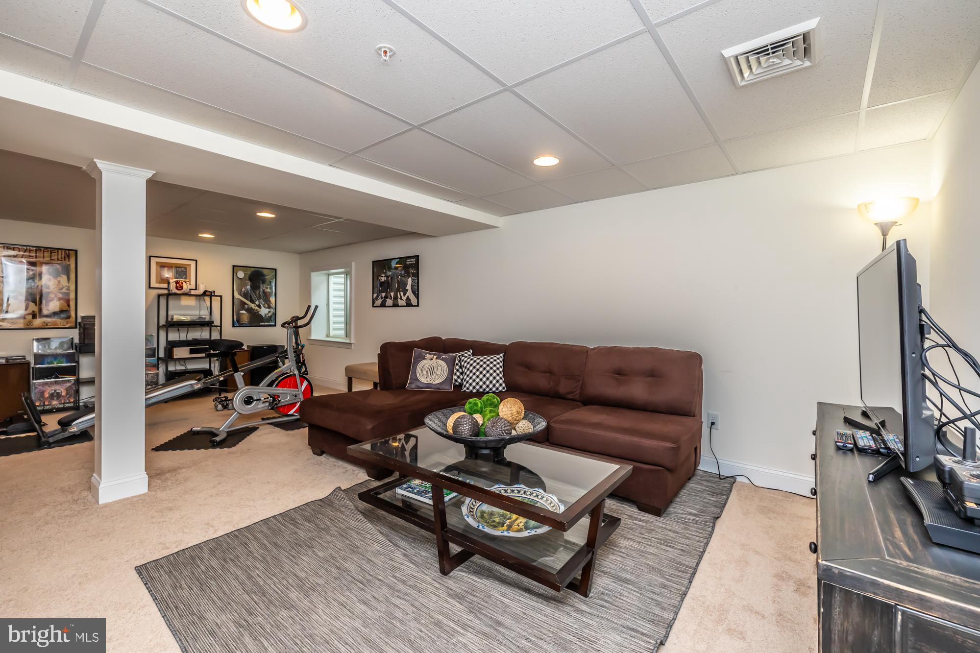 VILLAGE GREENE - Residential