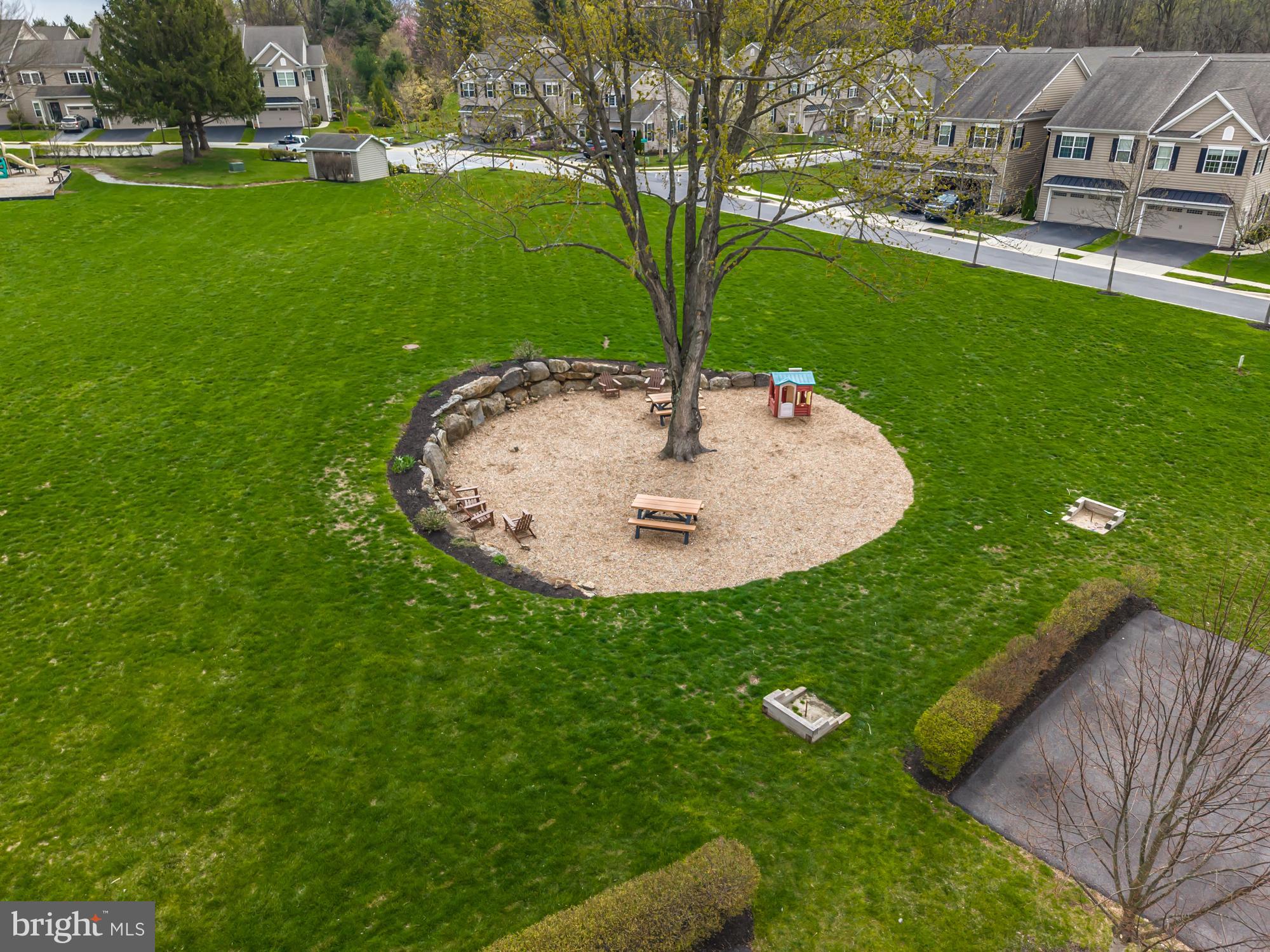 VILLAGE GREENE - Residential