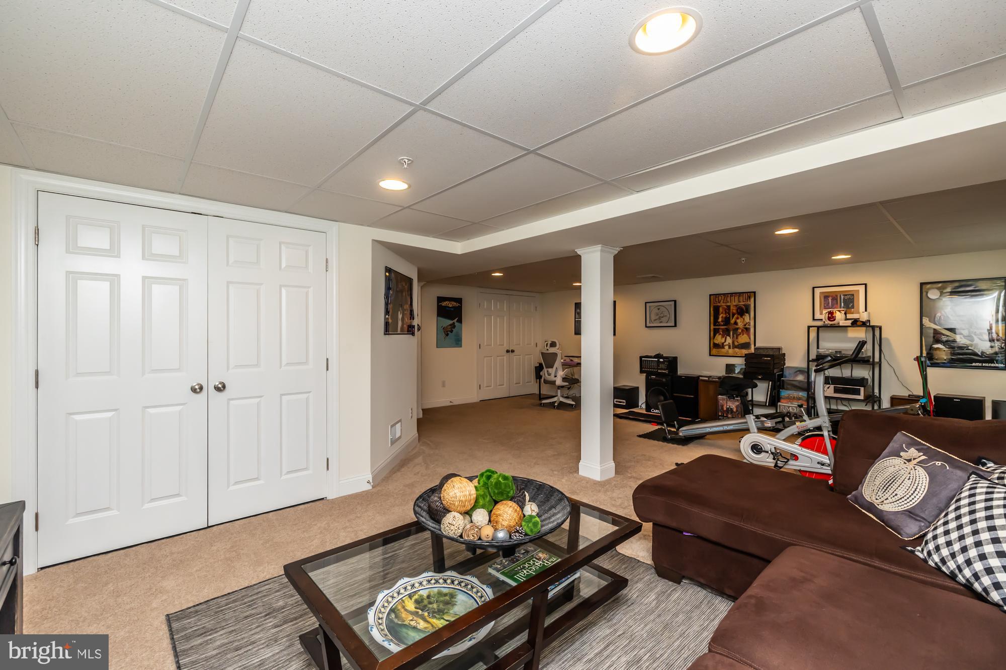 VILLAGE GREENE - Residential