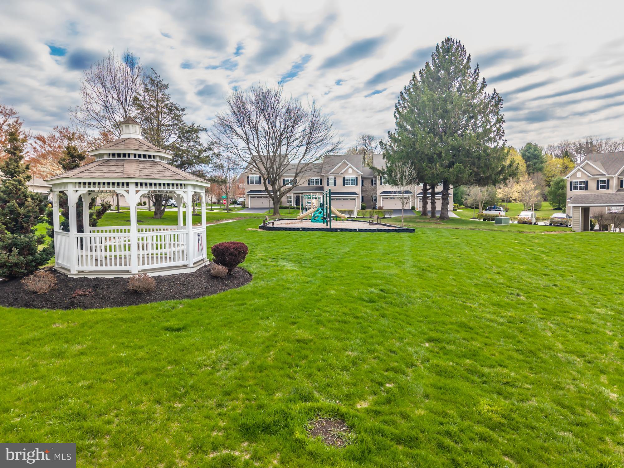 VILLAGE GREENE - Residential