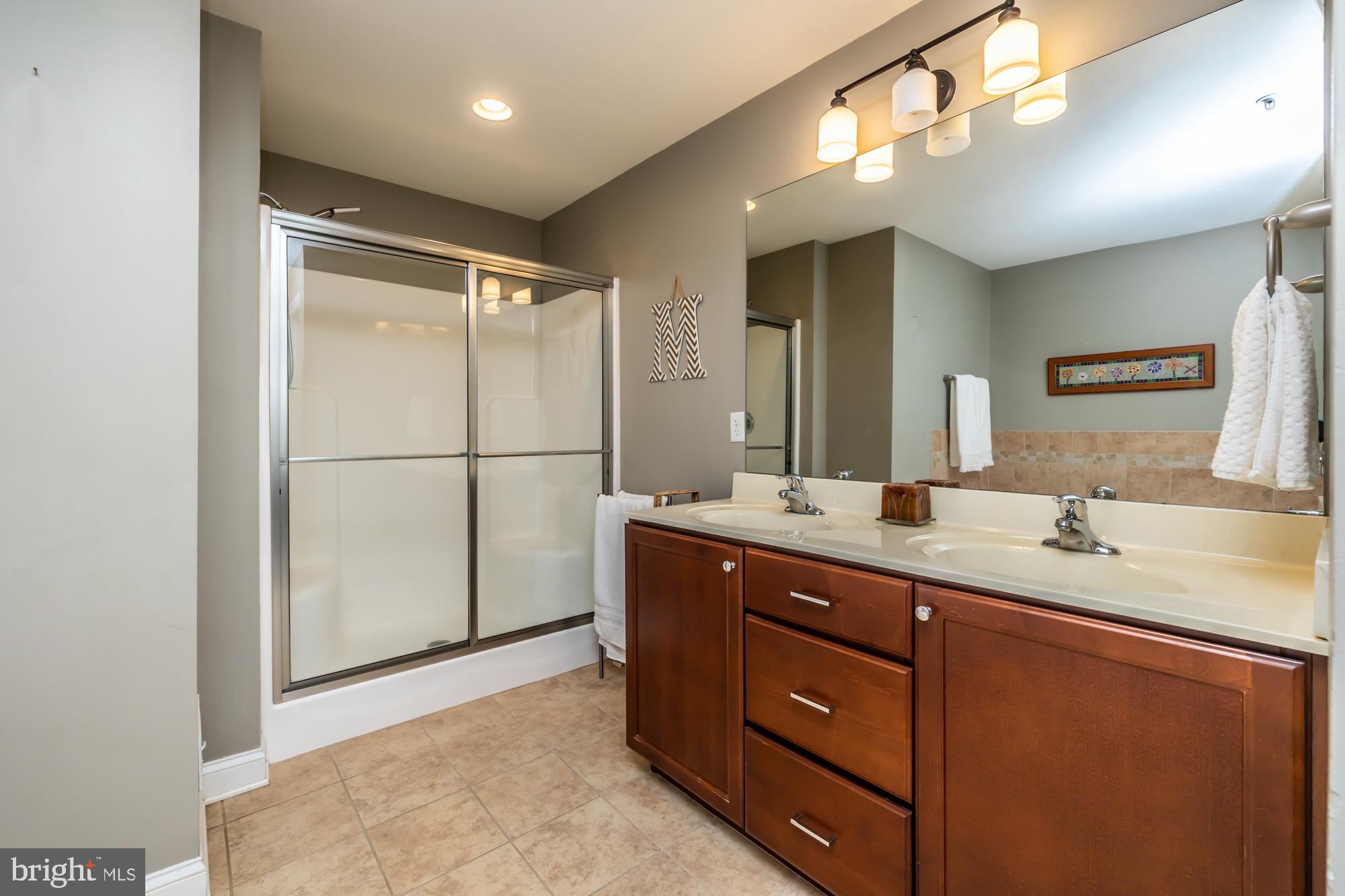 VILLAGE GREENE - Residential