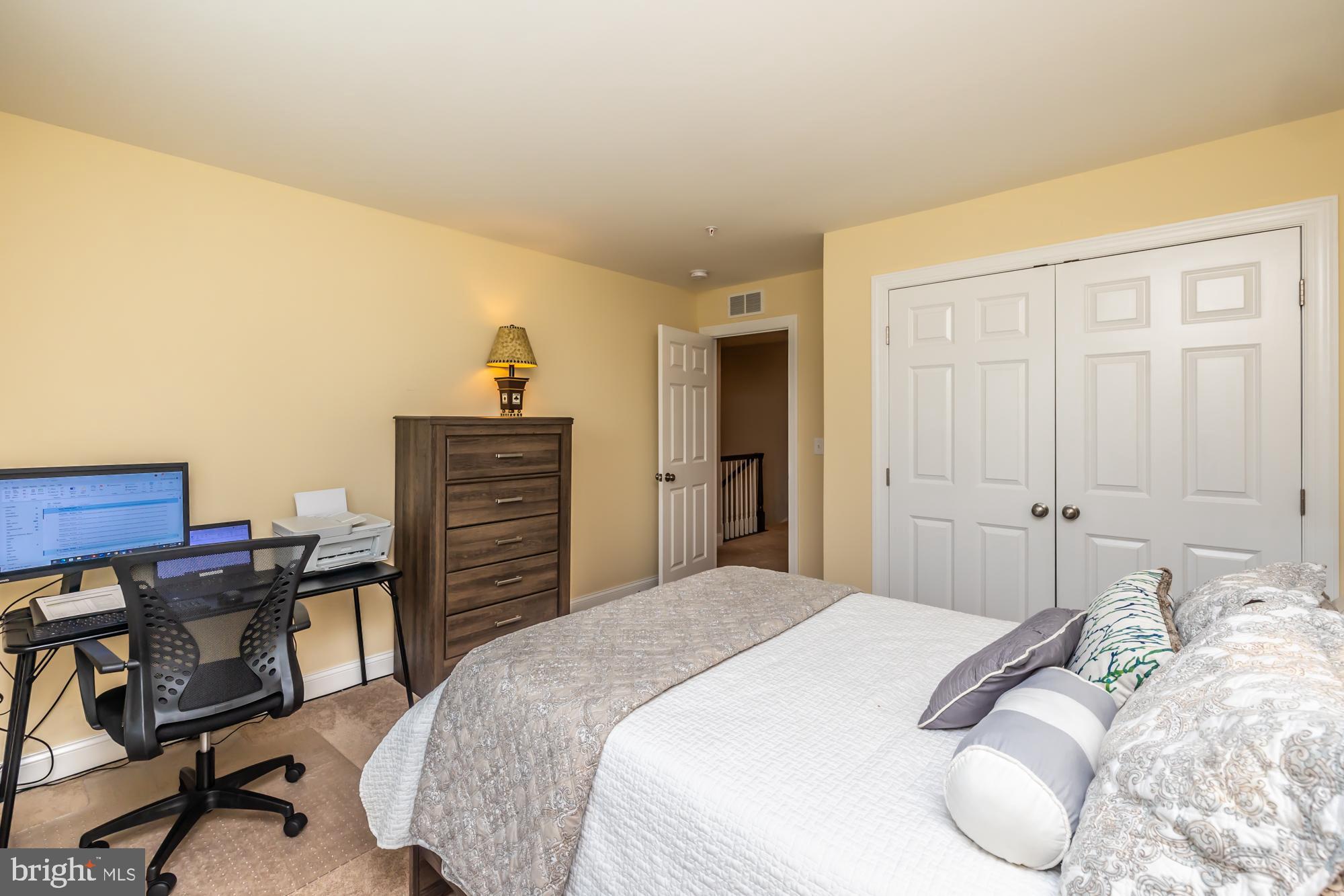 VILLAGE GREENE - Residential