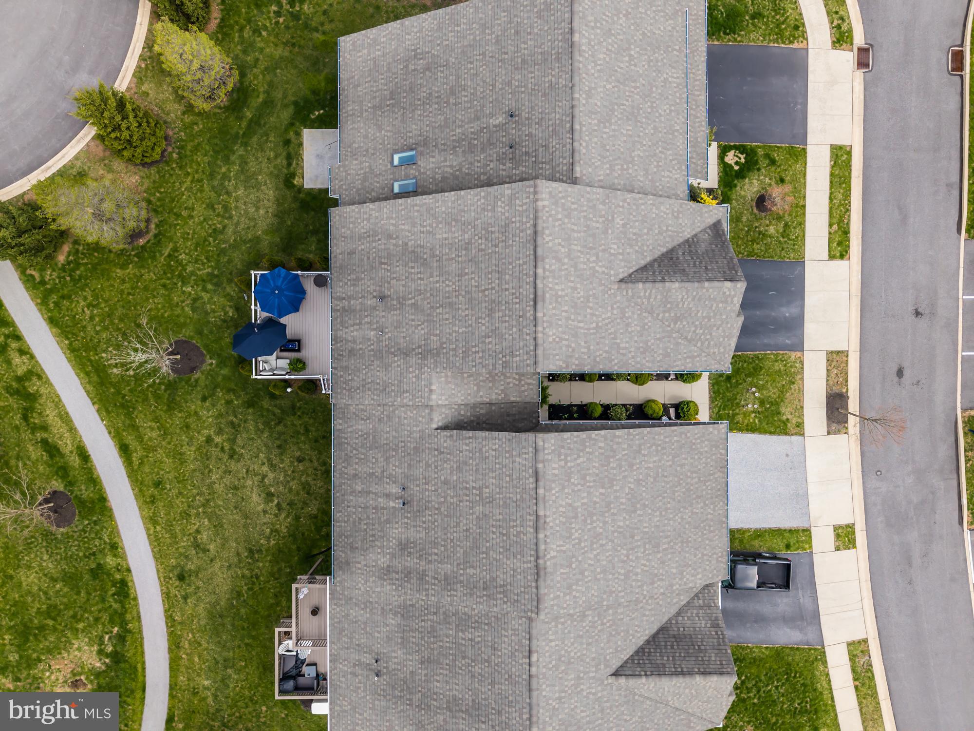 VILLAGE GREENE - Residential