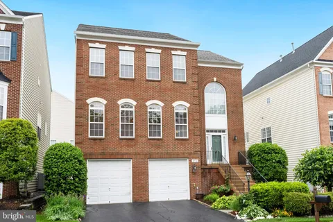 4716 Cochran Place, Centreville, VA 20120 - #: VAFX2236638