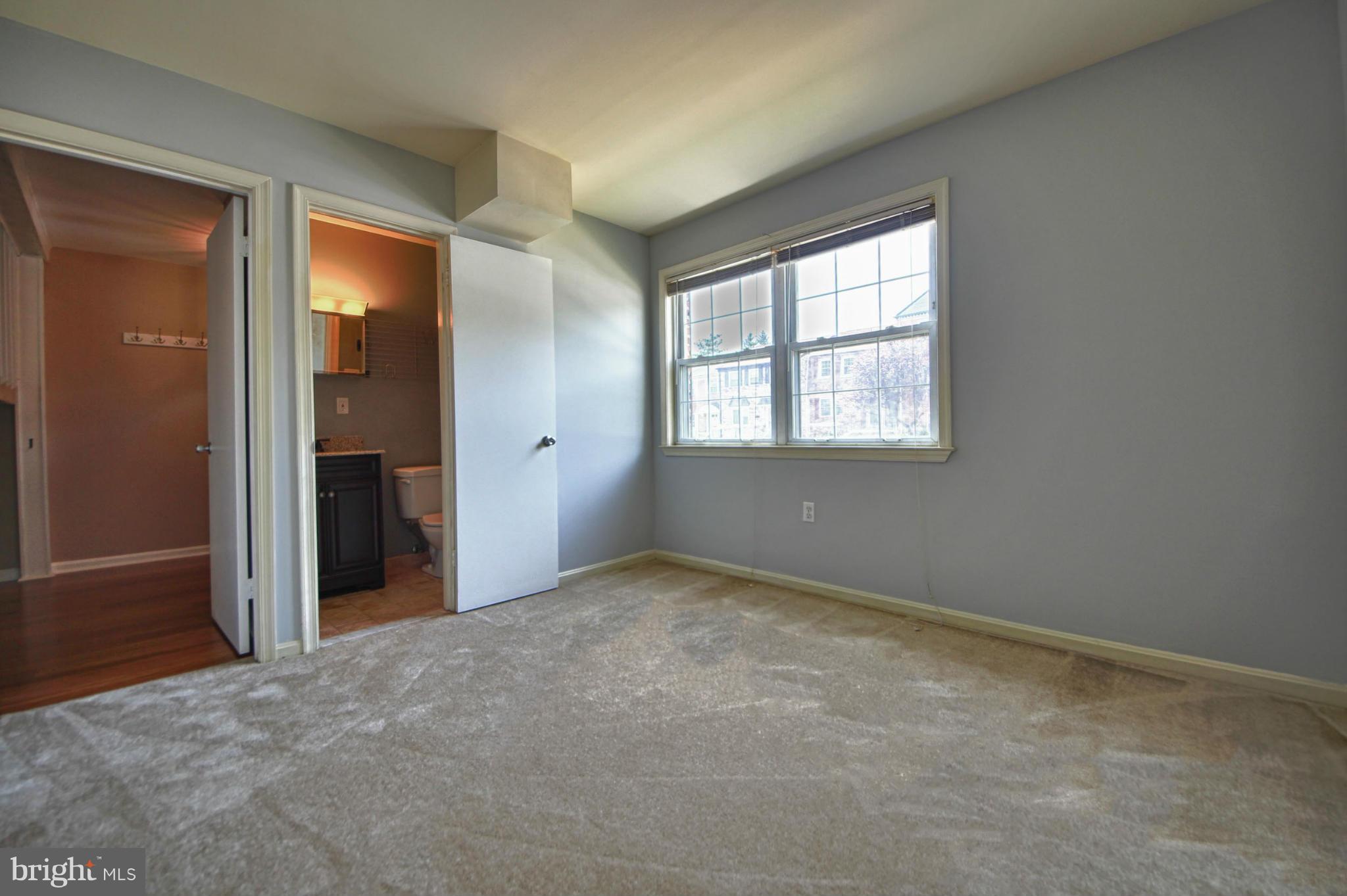 TYSONS MANOR - Residential