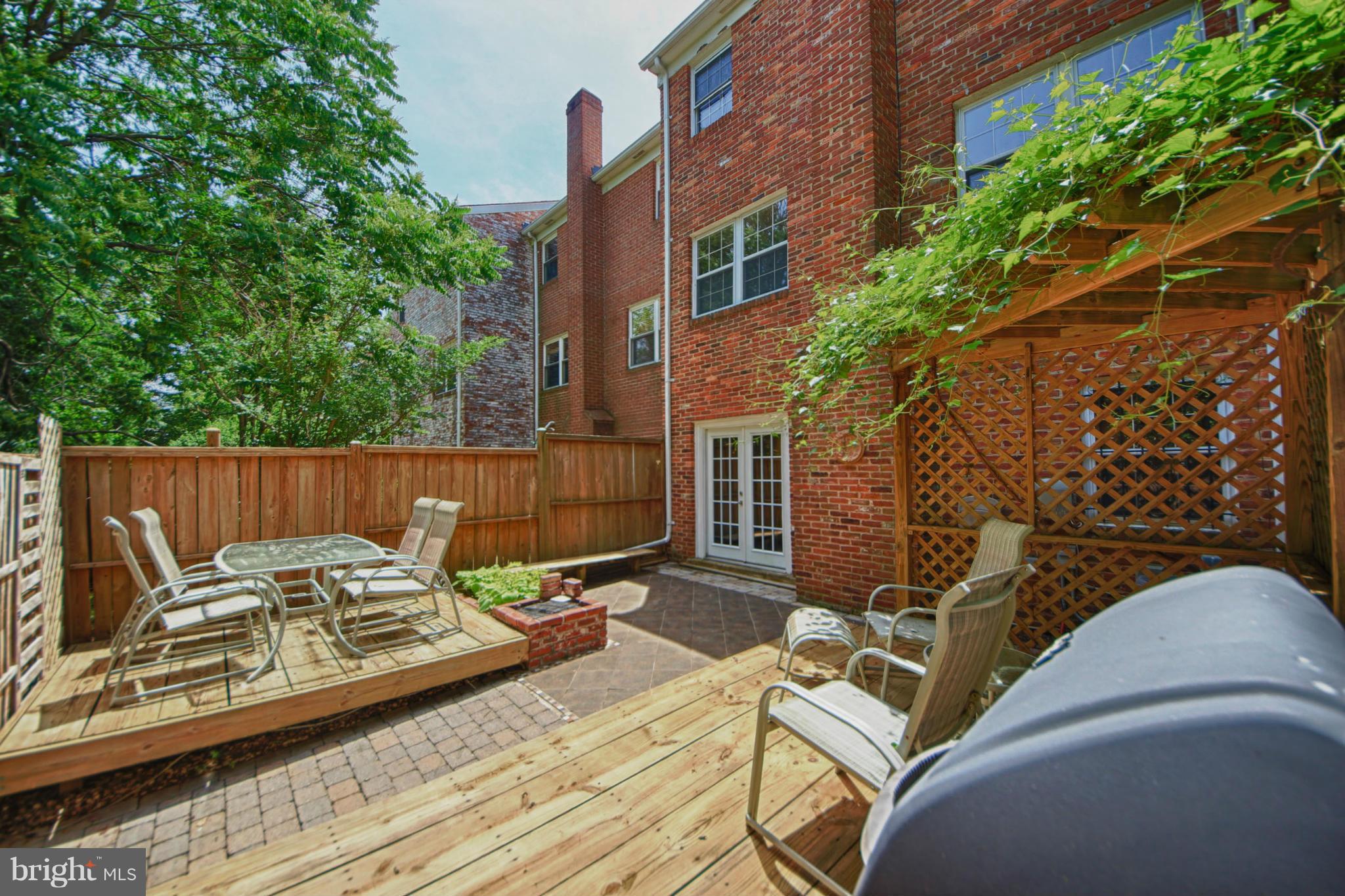 TYSONS MANOR - Residential