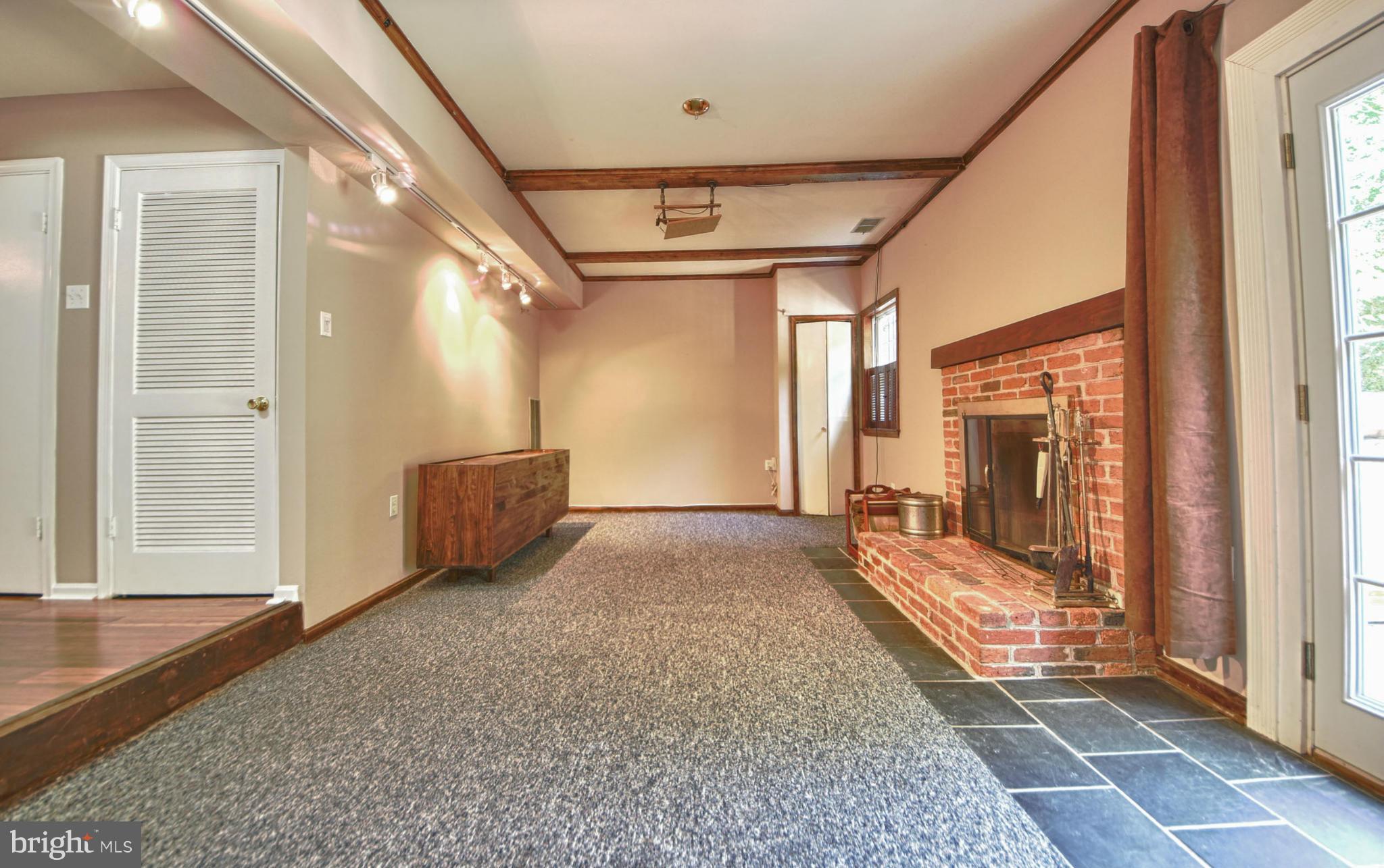 TYSONS MANOR - Residential