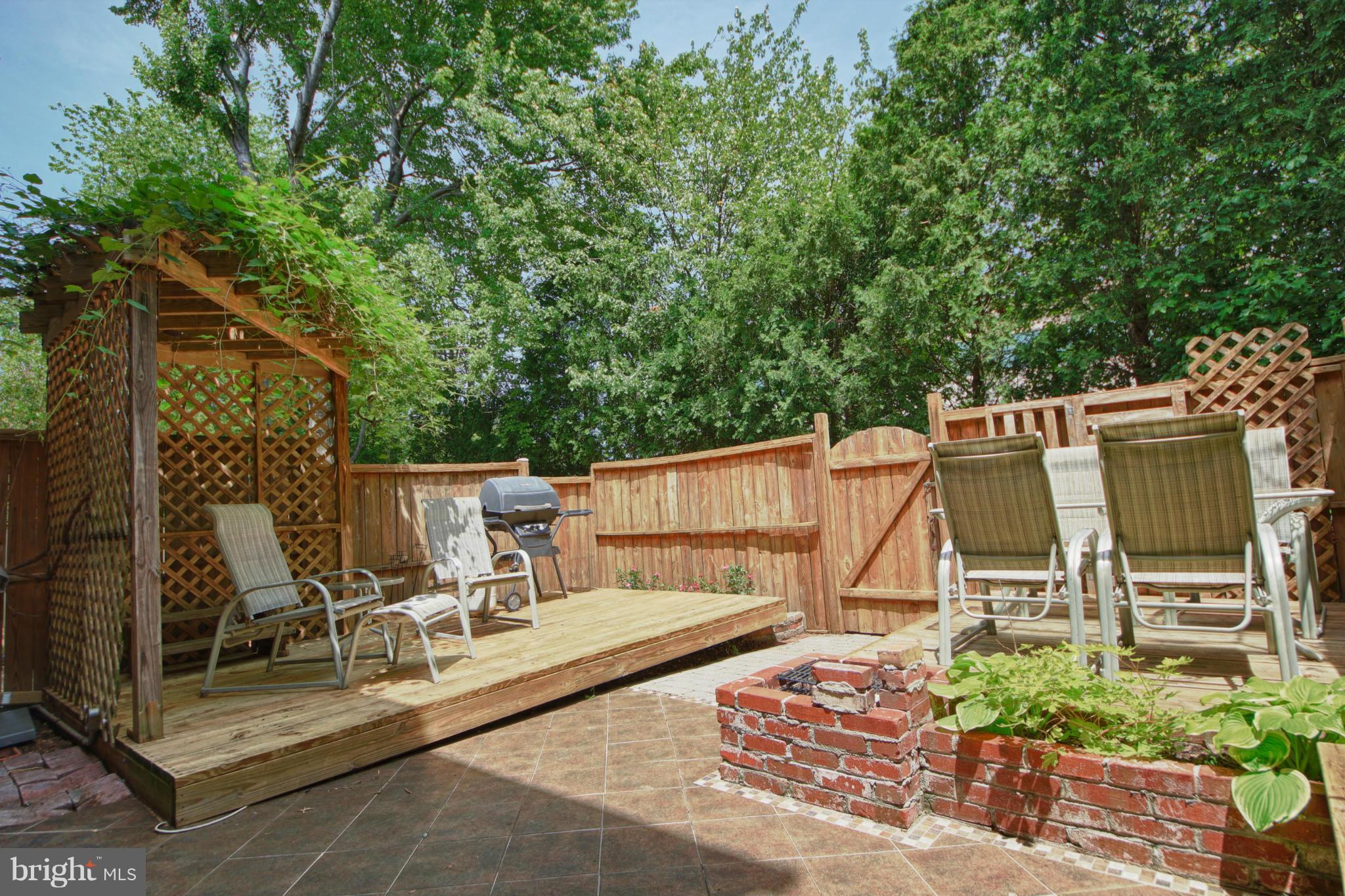 TYSONS MANOR - Residential