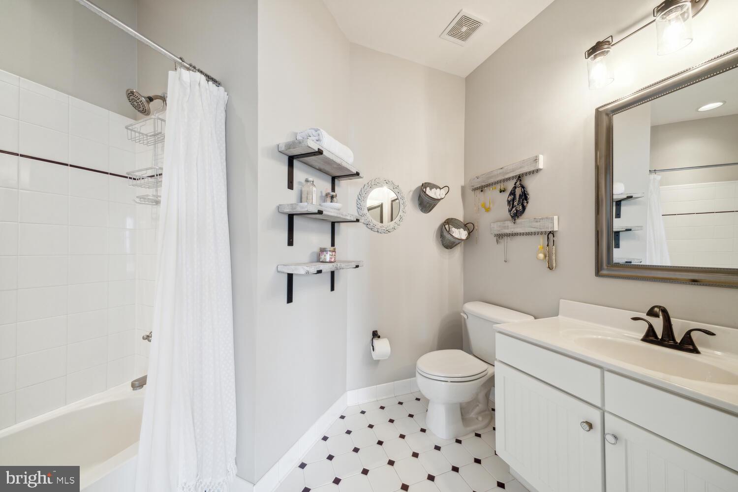 BROADLANDS SOUTH - Residential