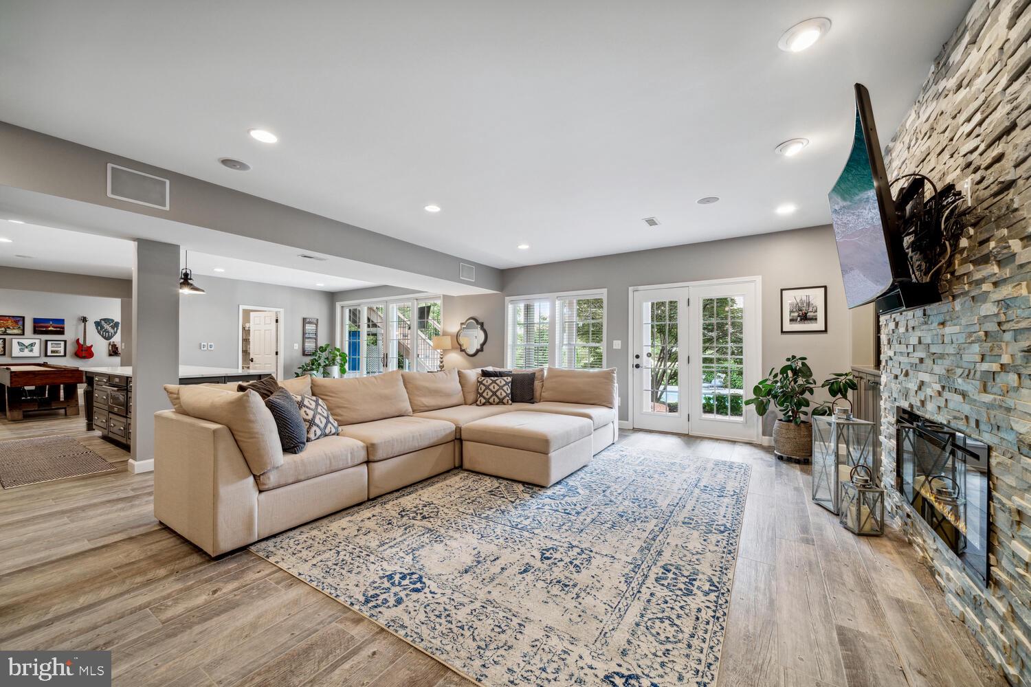 BROADLANDS SOUTH - Residential