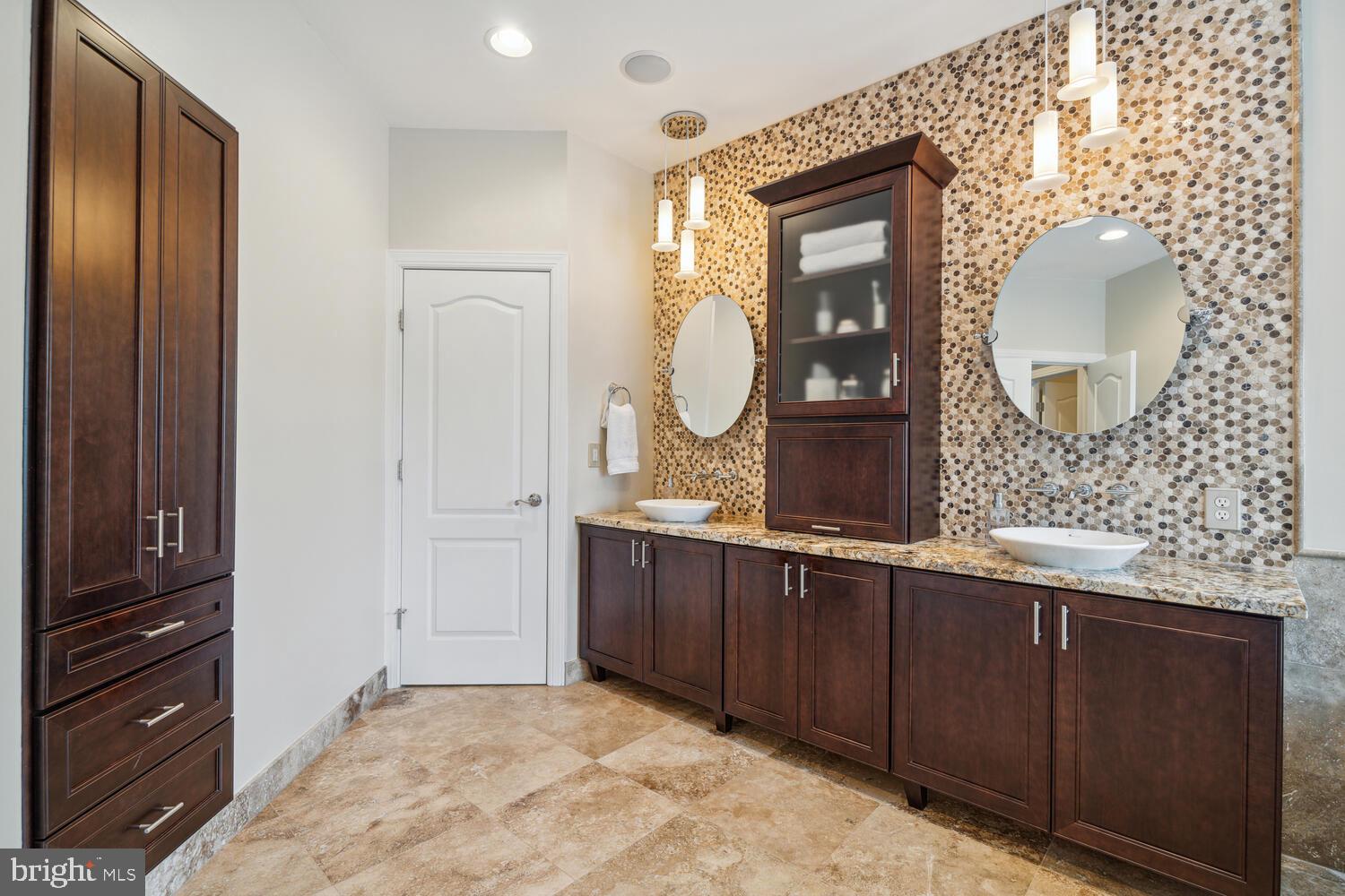 BROADLANDS SOUTH - Residential