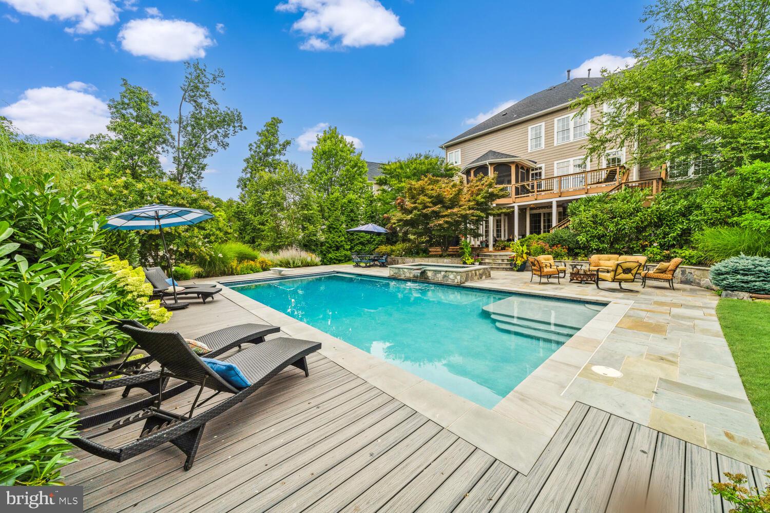 BROADLANDS SOUTH - Residential