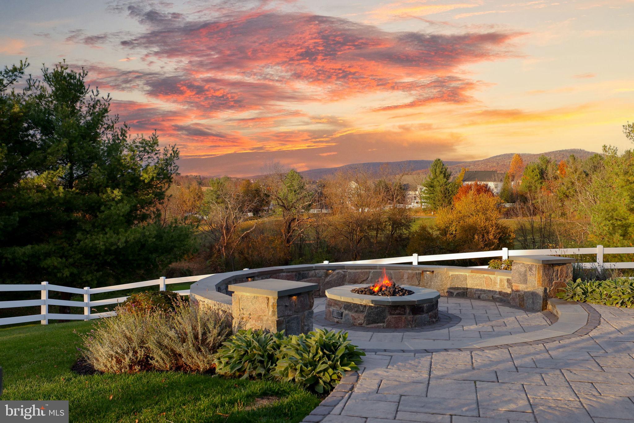 5 STONE SPRINGS LANE