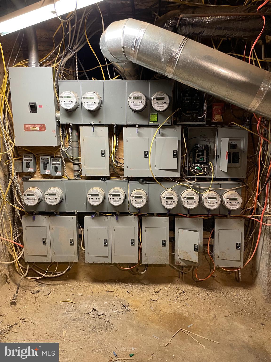 GERMANTOWN - Commercial Sale