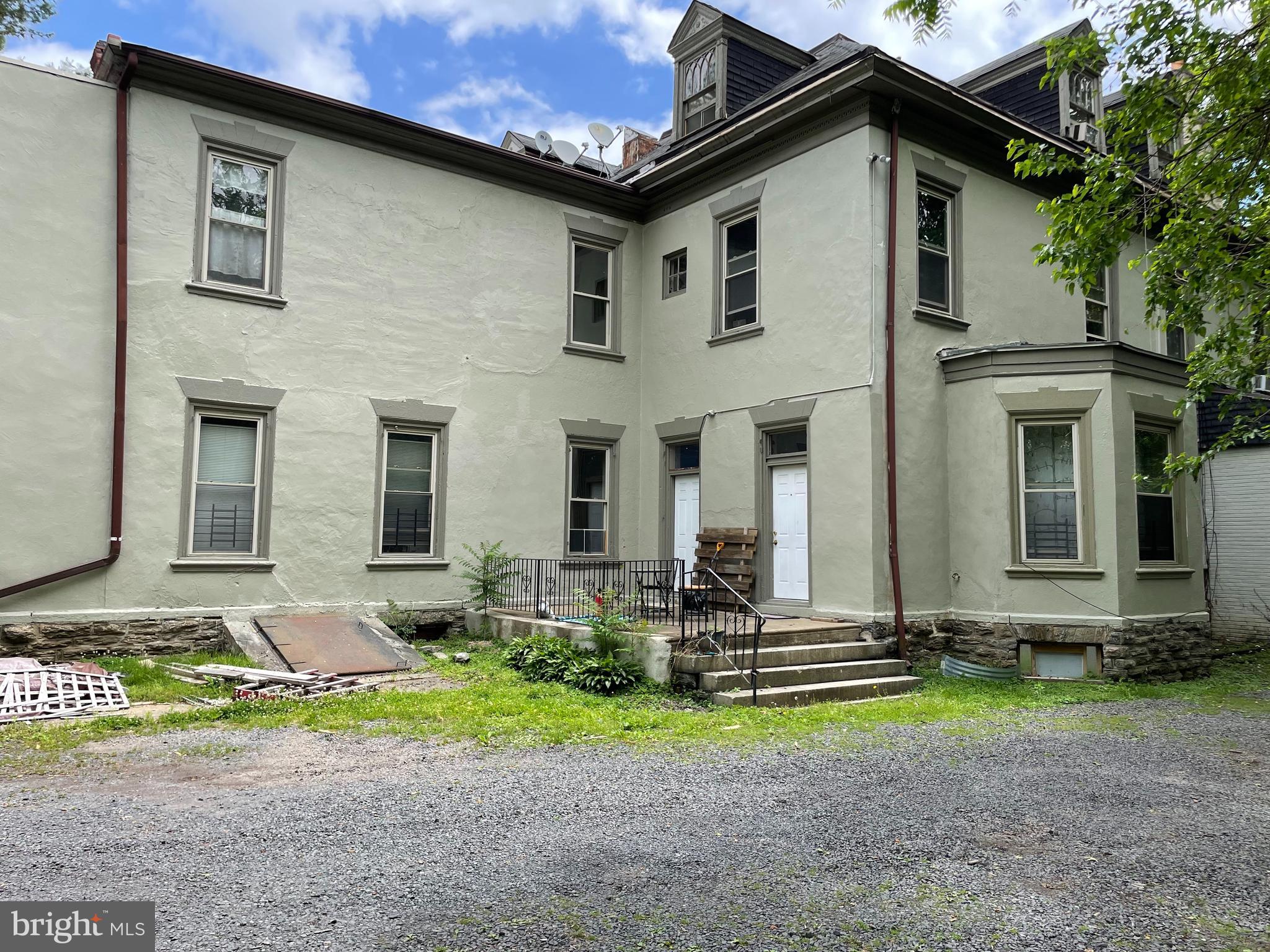 GERMANTOWN - Commercial Sale