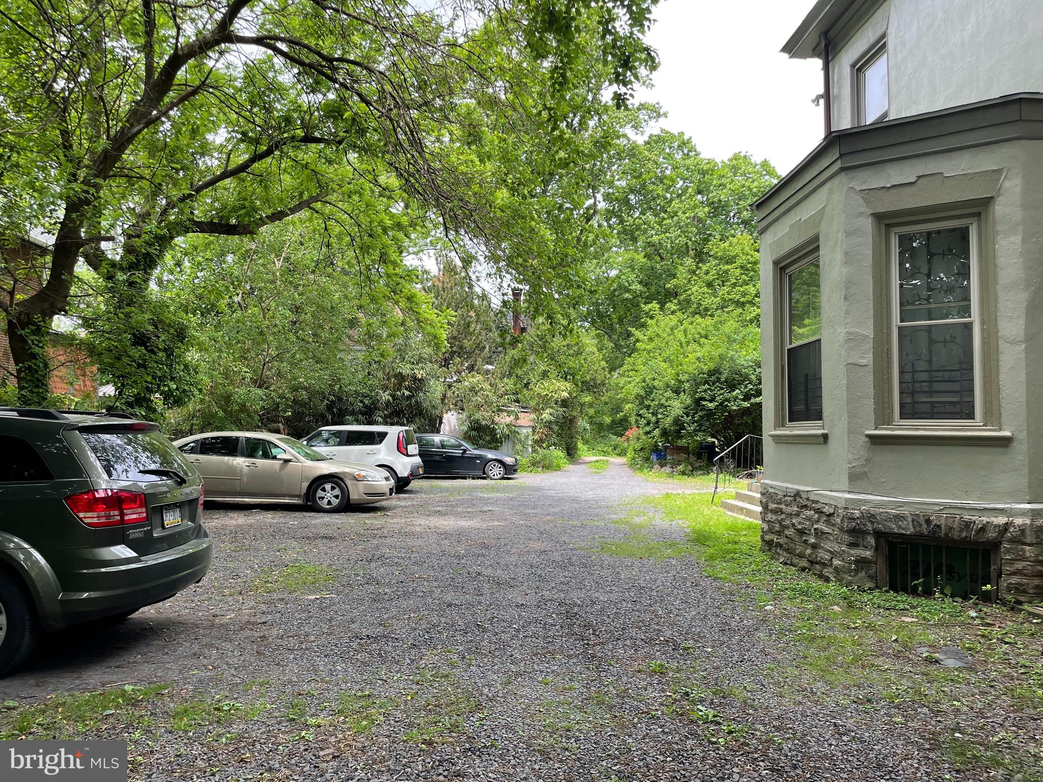 GERMANTOWN - Commercial Sale