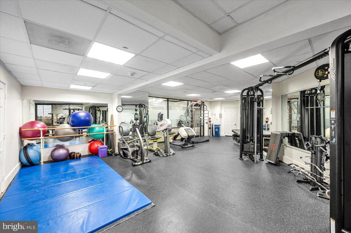 PROMENADE TOWERS - Residential