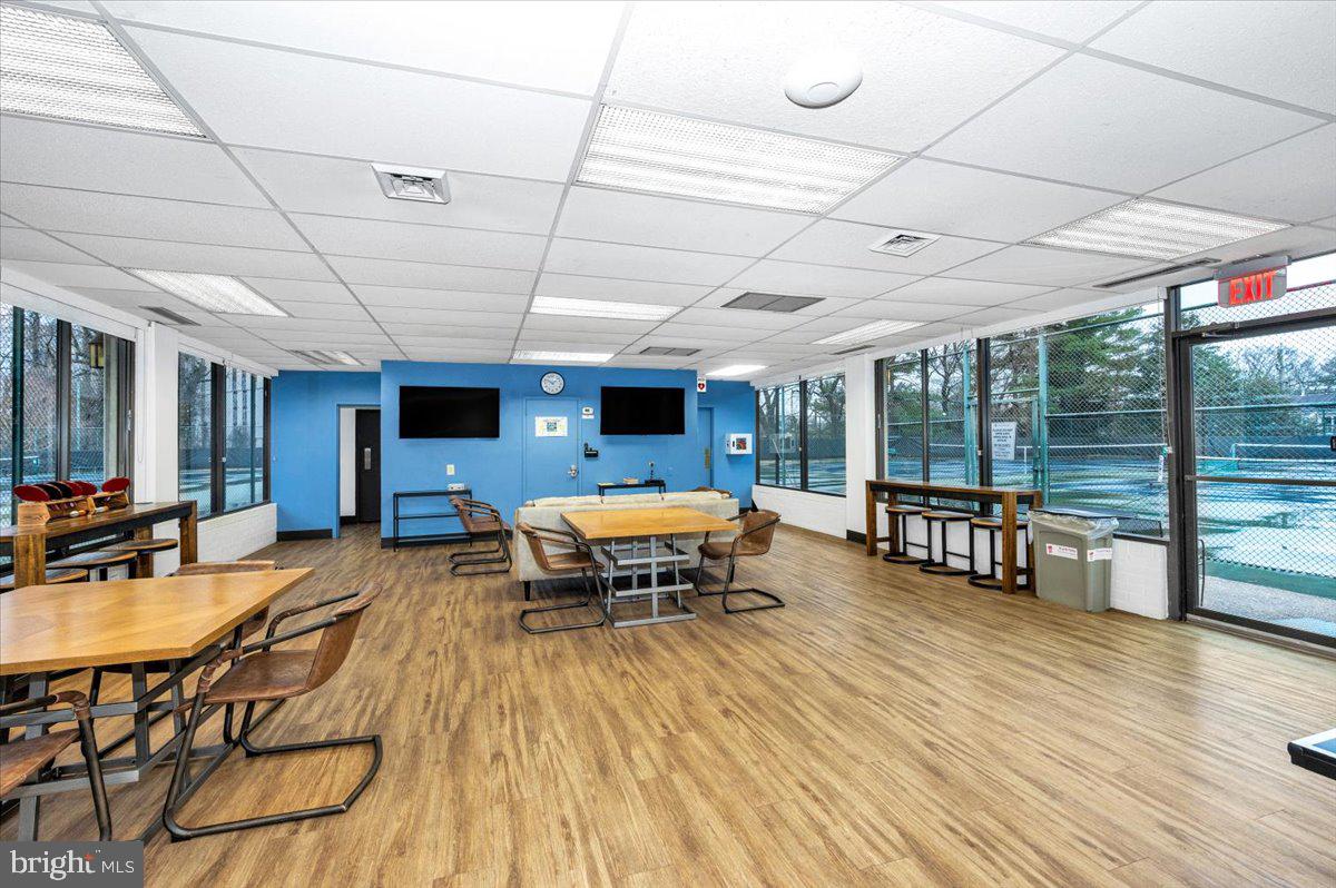 PROMENADE TOWERS - Residential