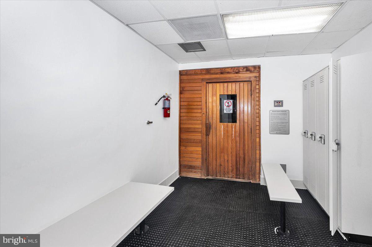 PROMENADE TOWERS - Residential