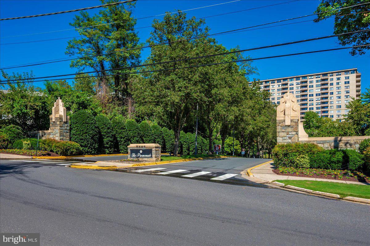 PROMENADE TOWERS - Residential