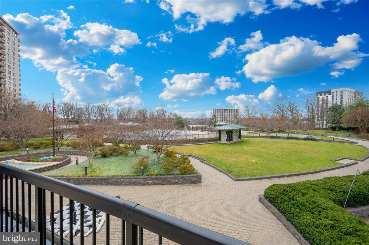 PROMENADE TOWERS - Residential