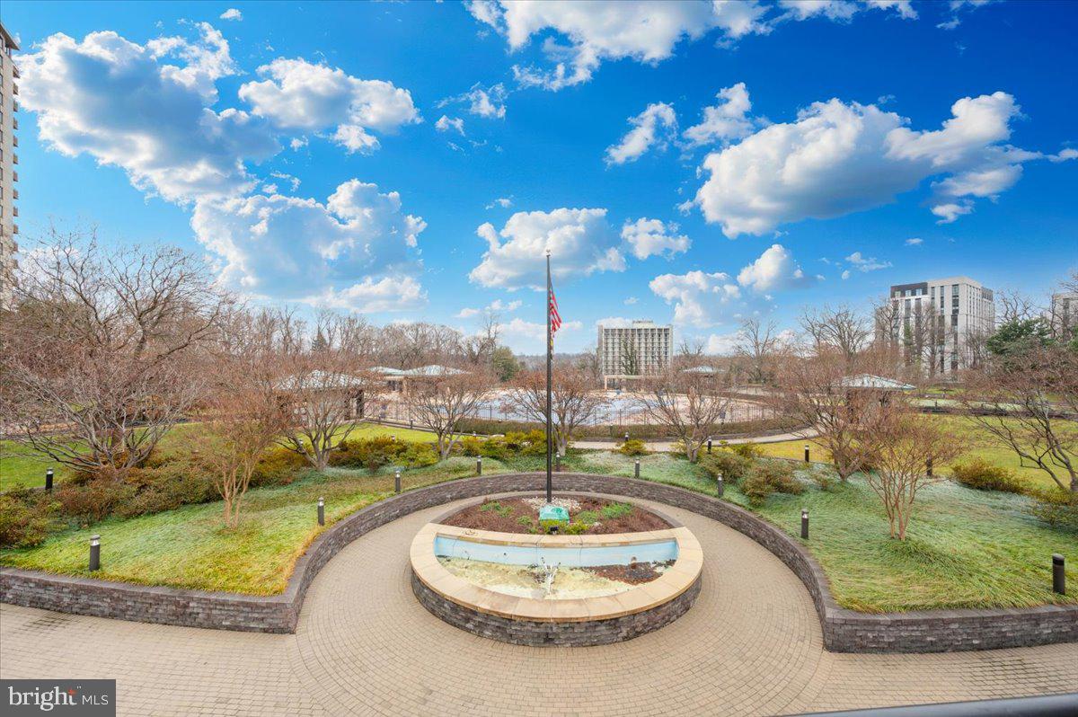 PROMENADE TOWERS - Residential