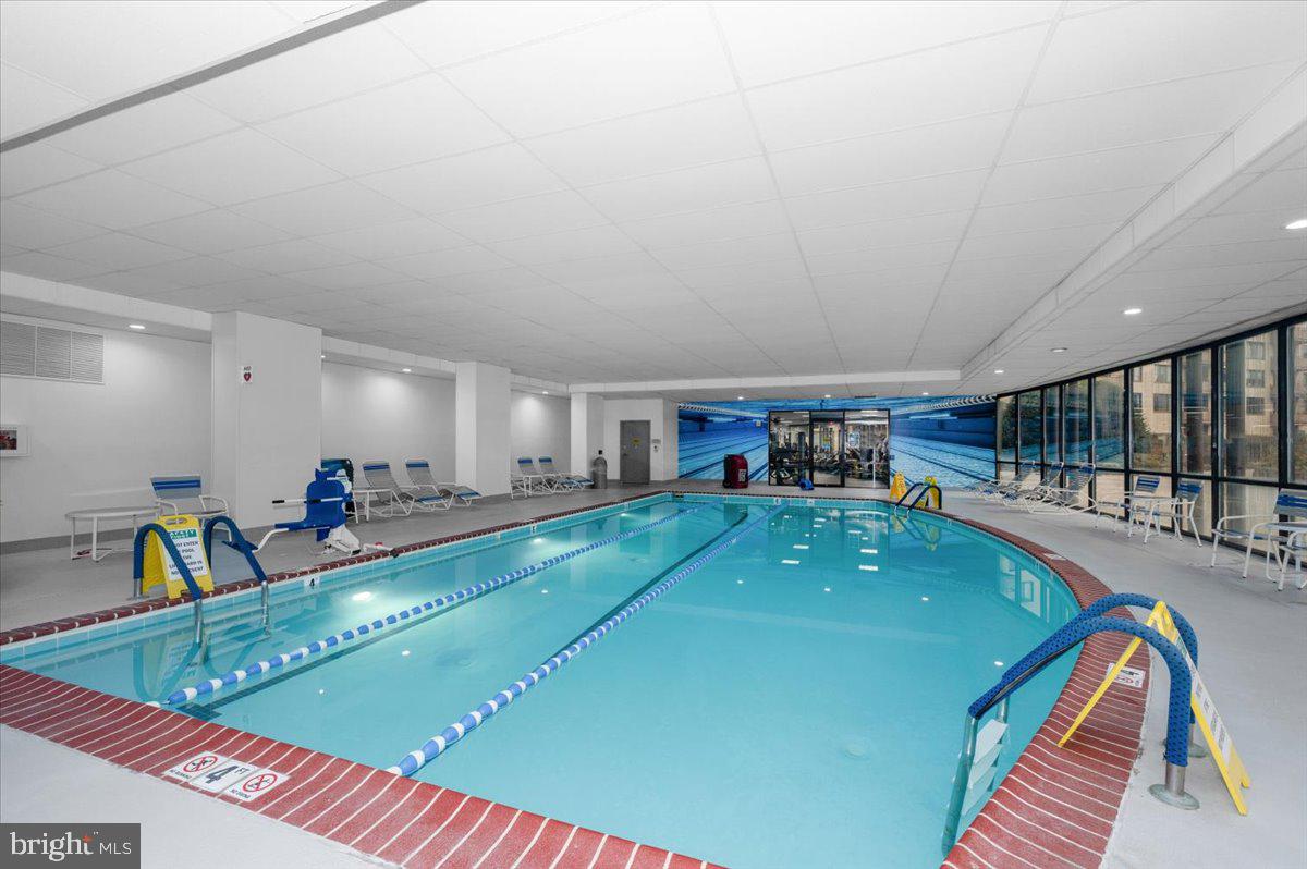 PROMENADE TOWERS - Residential