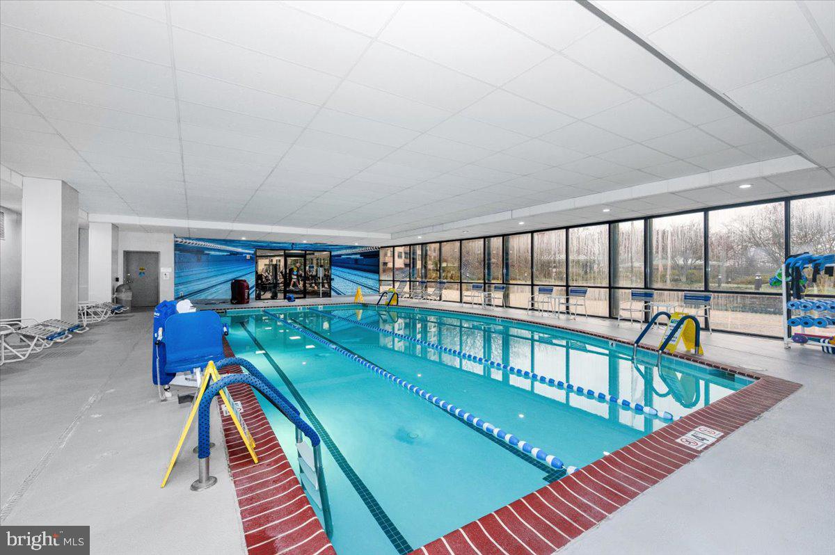 PROMENADE TOWERS - Residential