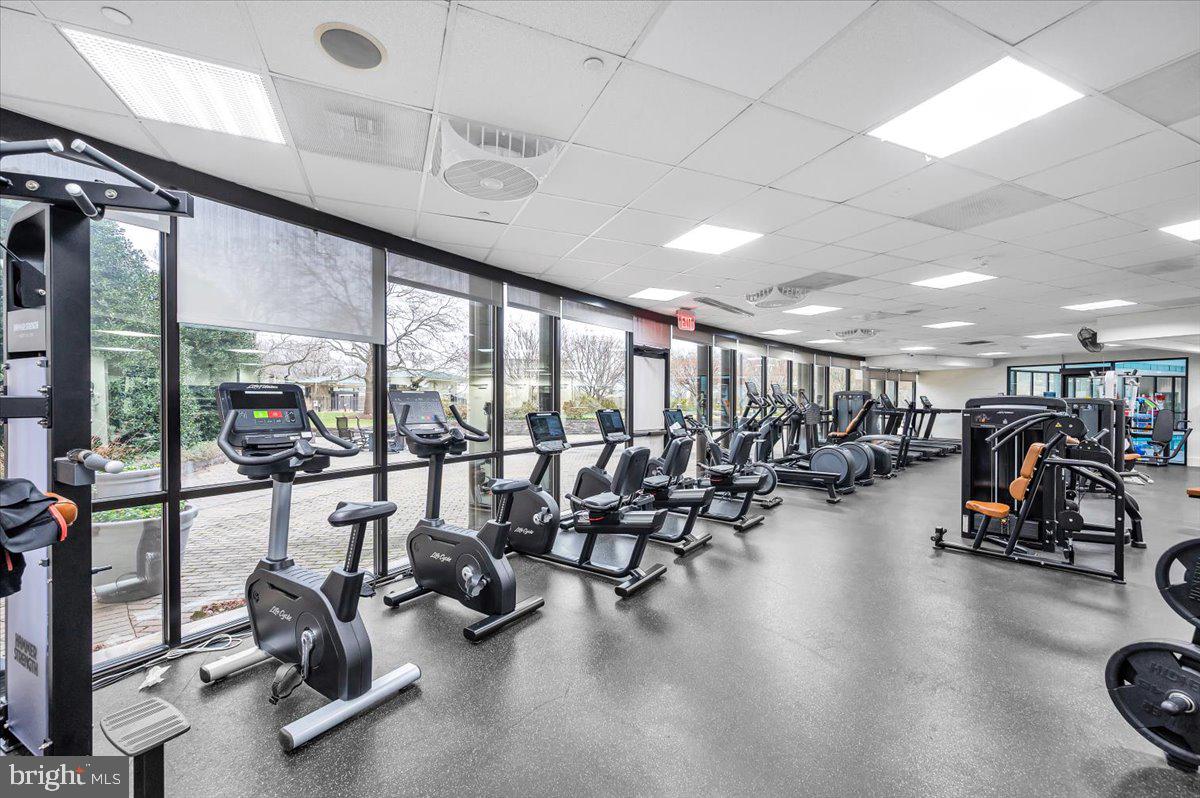 PROMENADE TOWERS - Residential