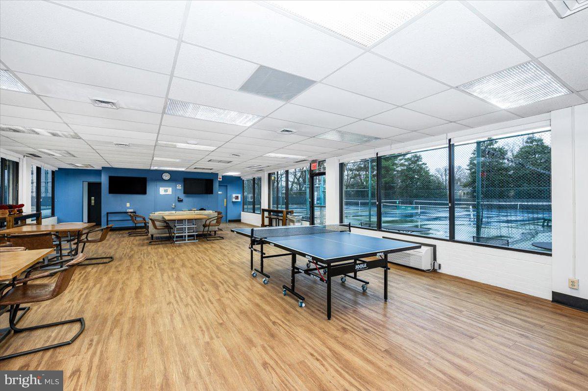 PROMENADE TOWERS - Residential