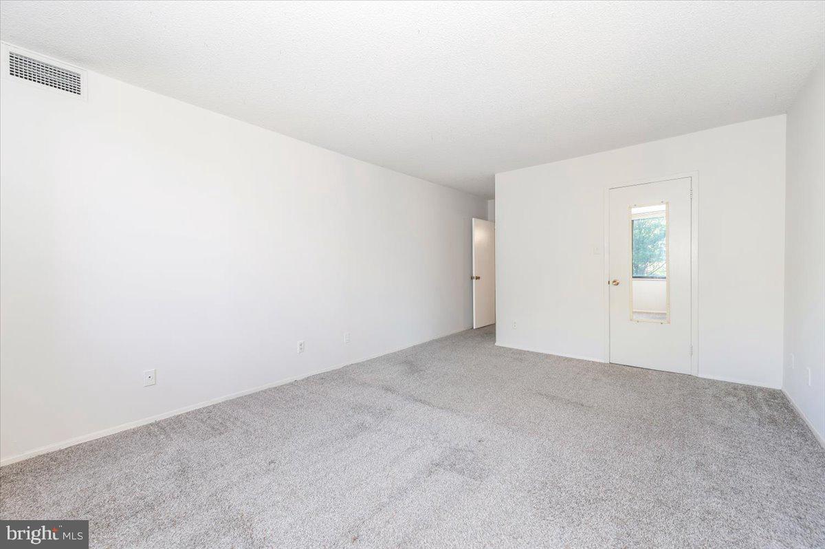 PROMENADE TOWERS - Residential