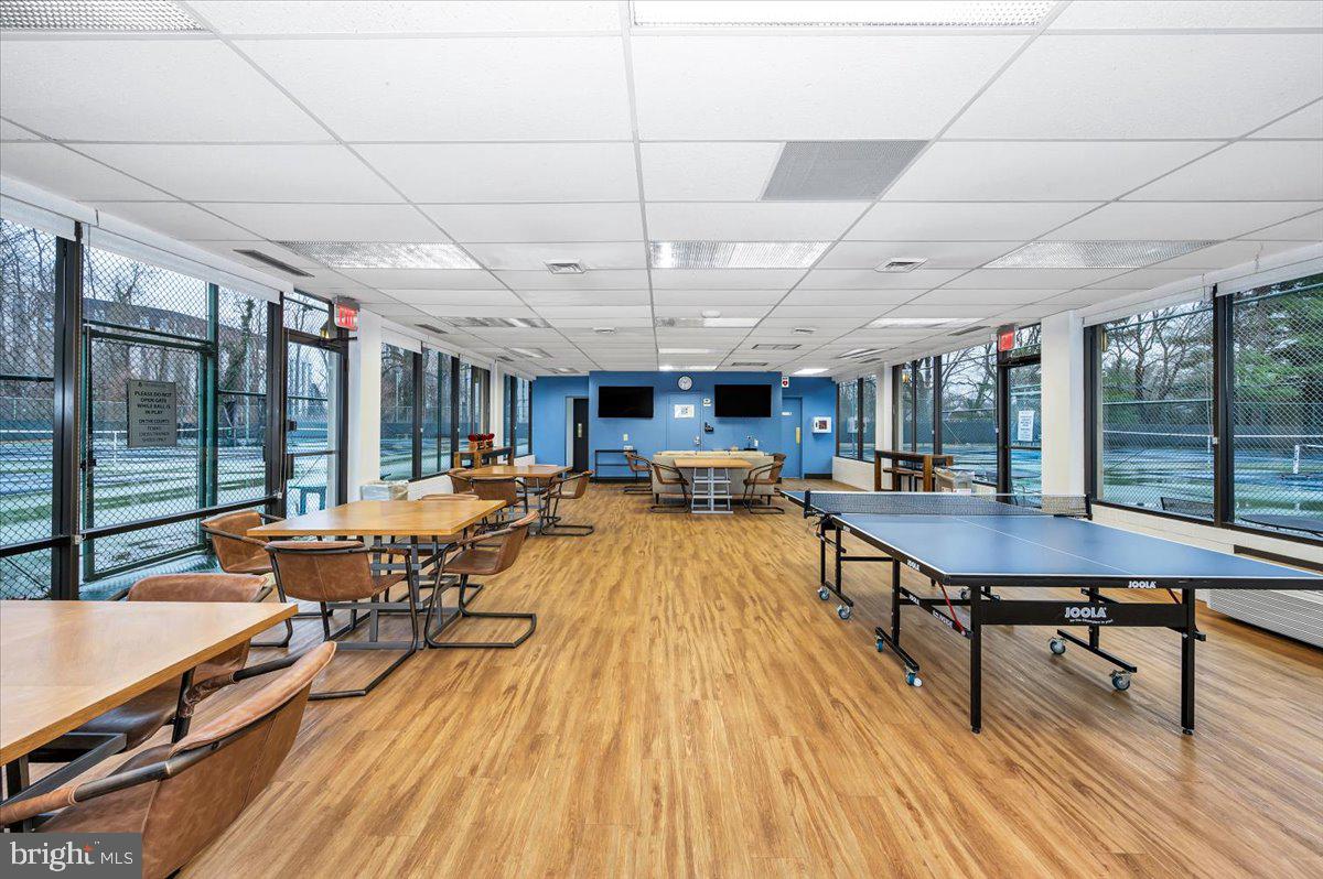 PROMENADE TOWERS - Residential