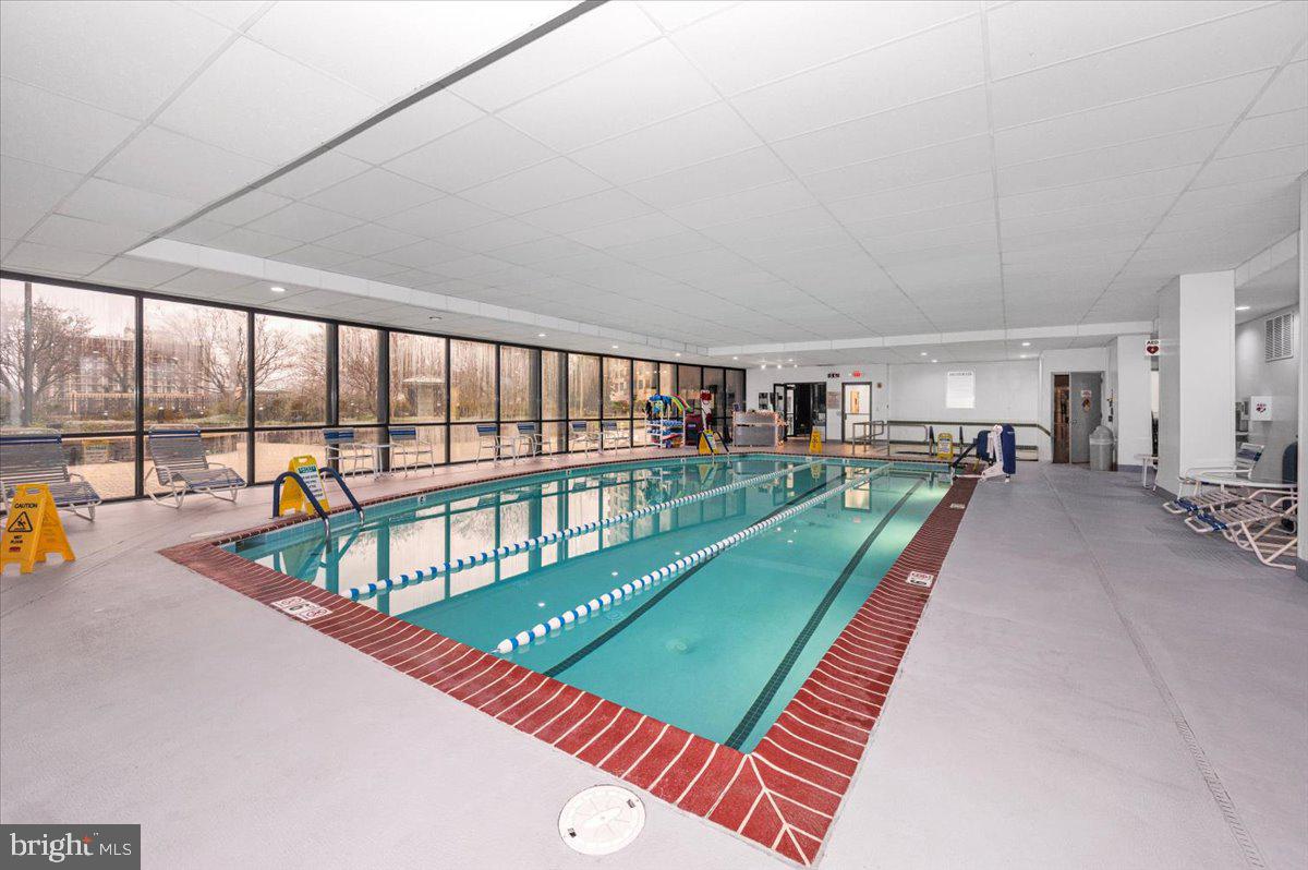 PROMENADE TOWERS - Residential