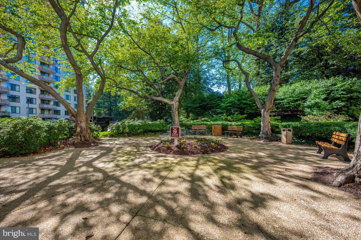 PROMENADE TOWERS - Residential