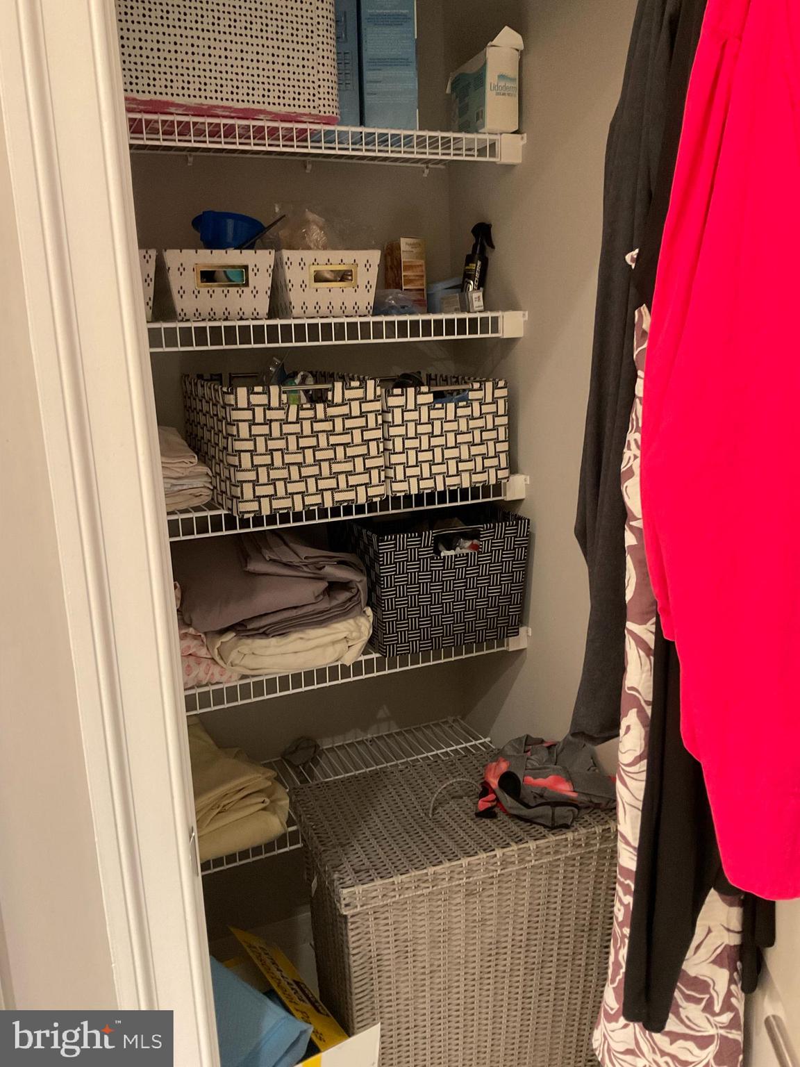 LANSDOWNE TOWN CENTER - Residential Lease