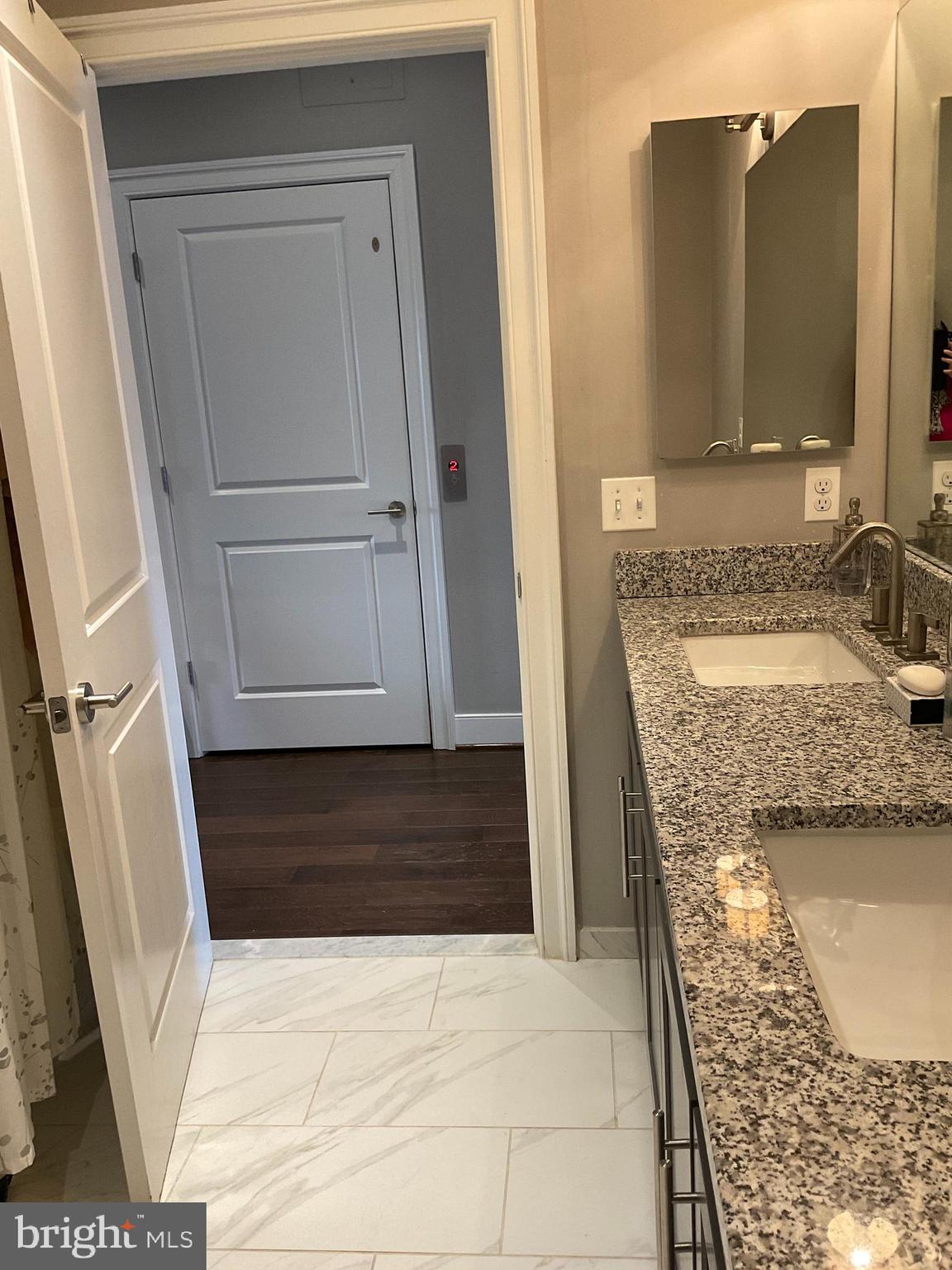 LANSDOWNE TOWN CENTER - Residential Lease