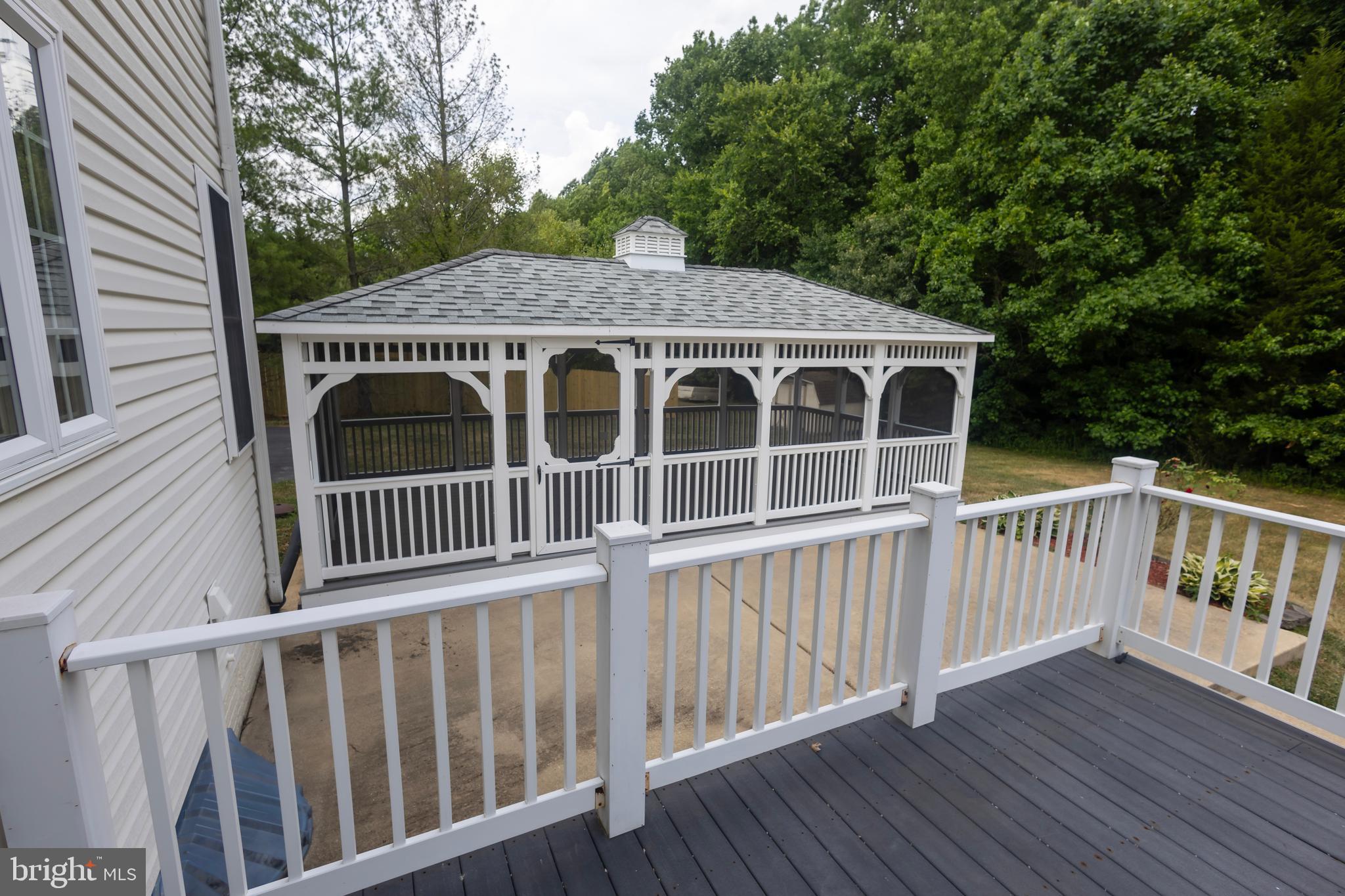 LAKE JAMESON - Residential