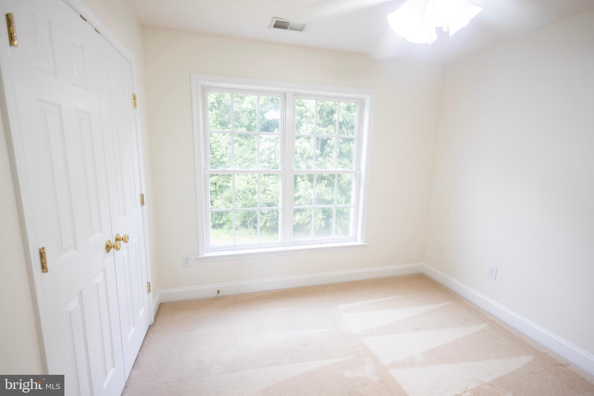 LAKE JAMESON - Residential