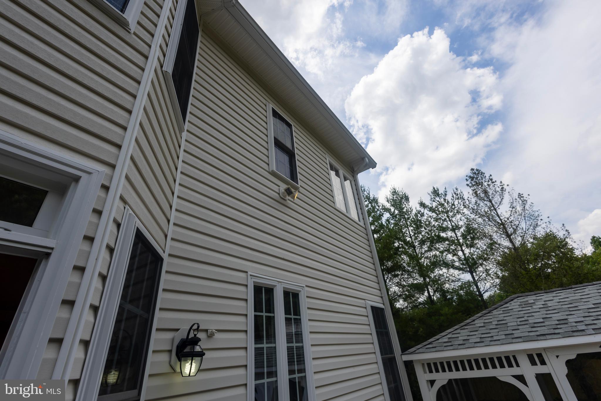 LAKE JAMESON - Residential