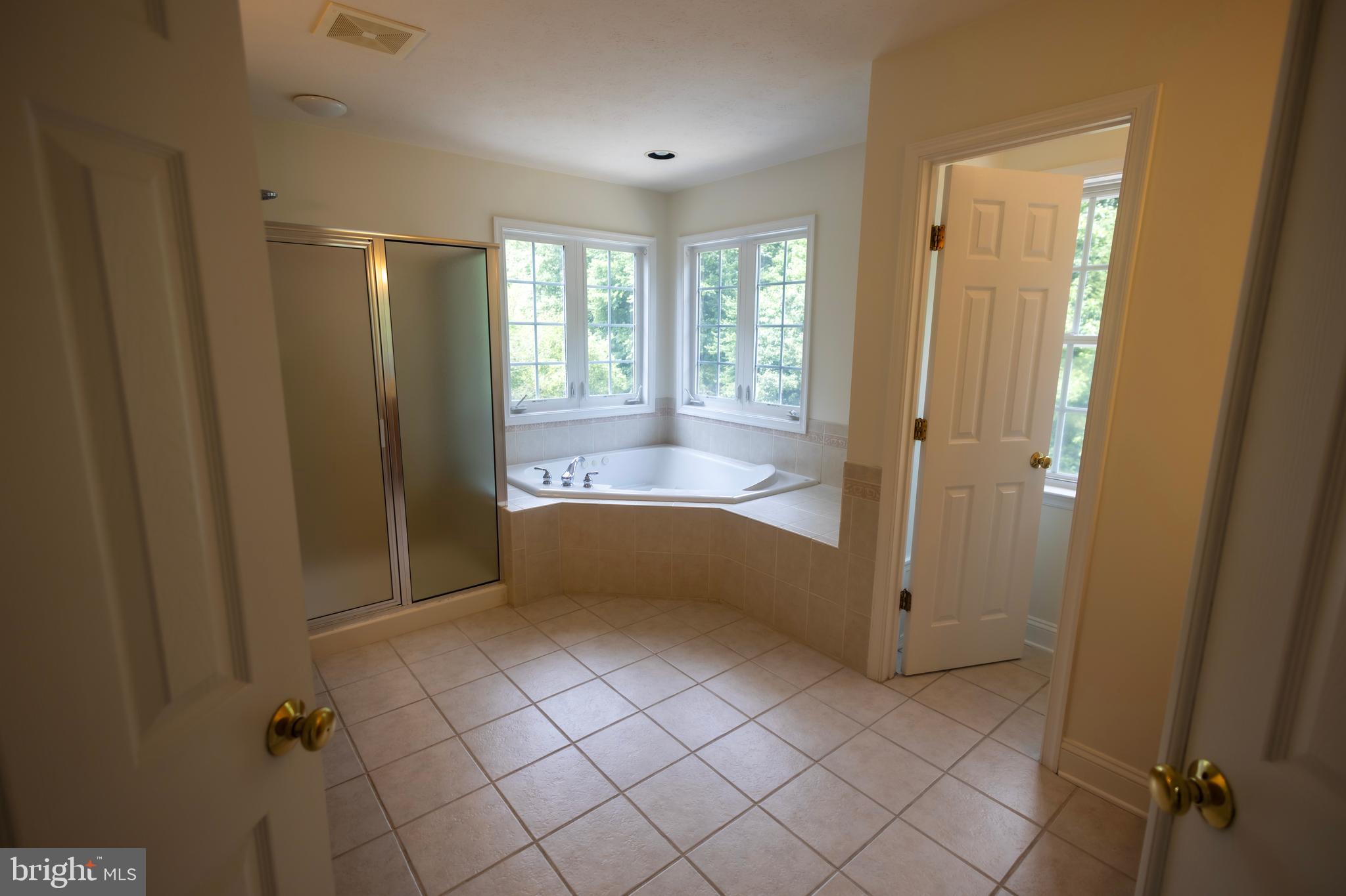 LAKE JAMESON - Residential