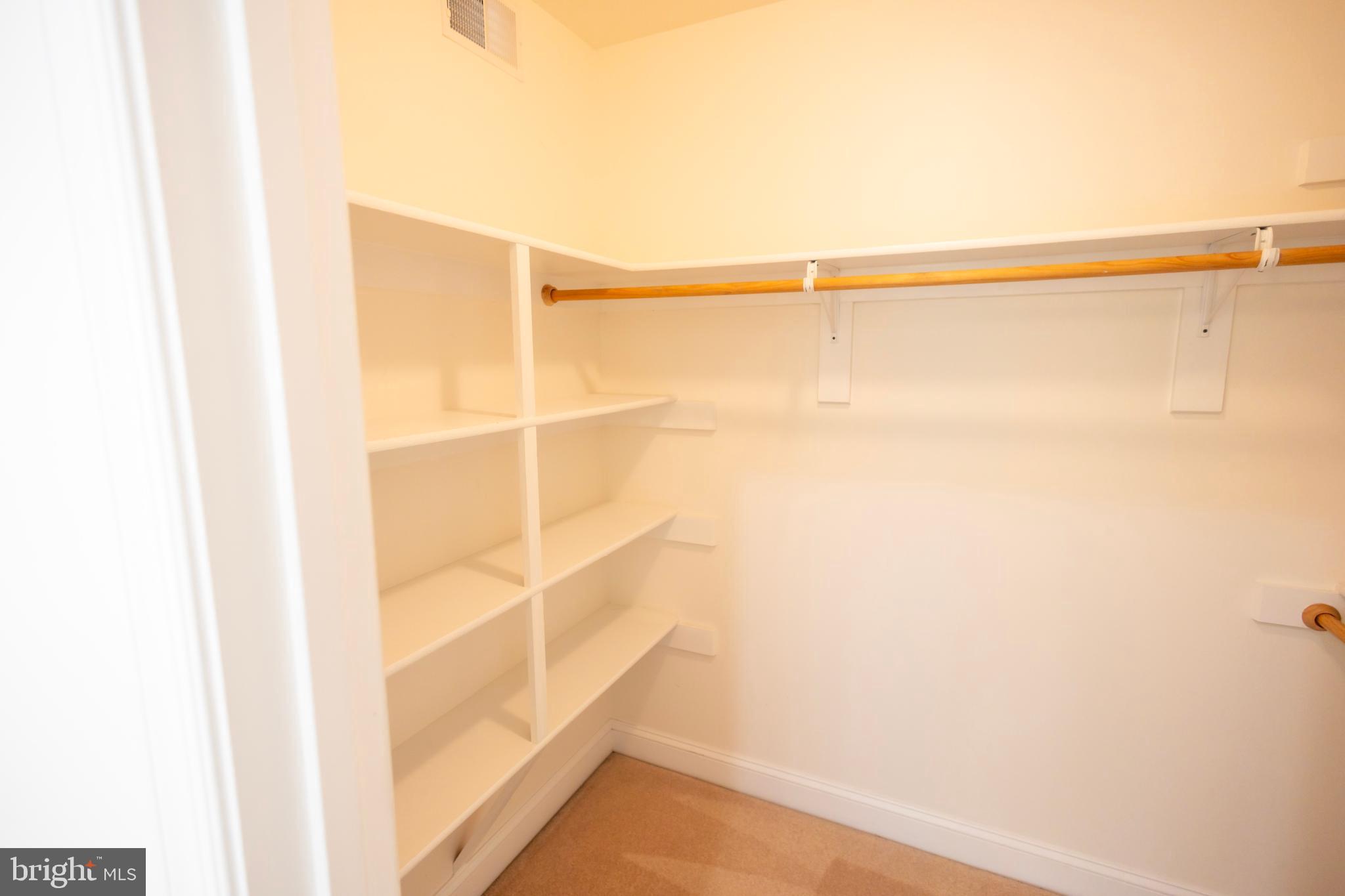 LAKE JAMESON - Residential