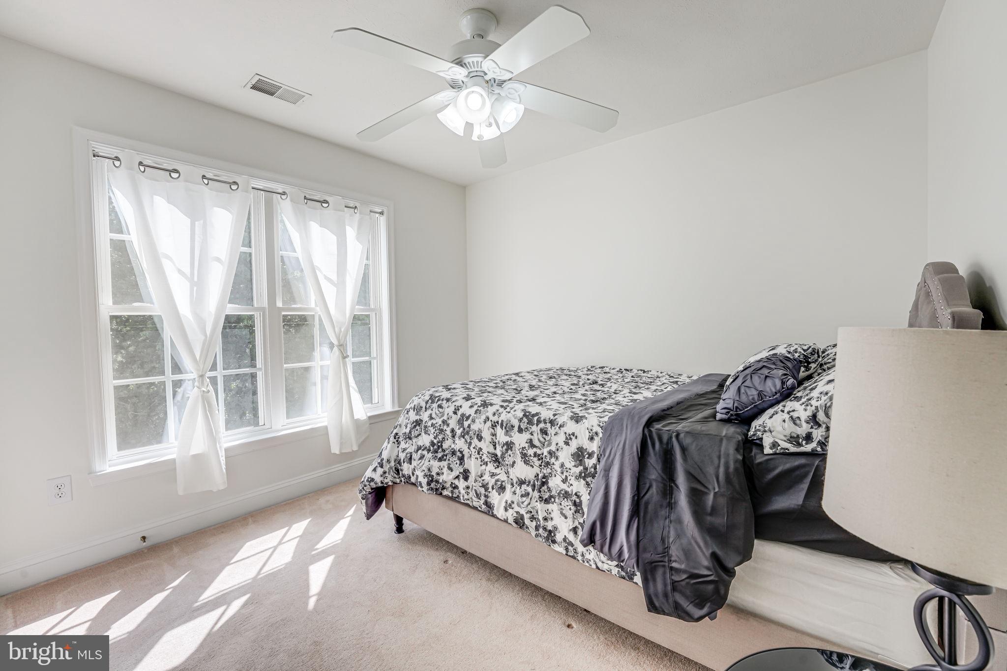 LAKE JAMESON - Residential