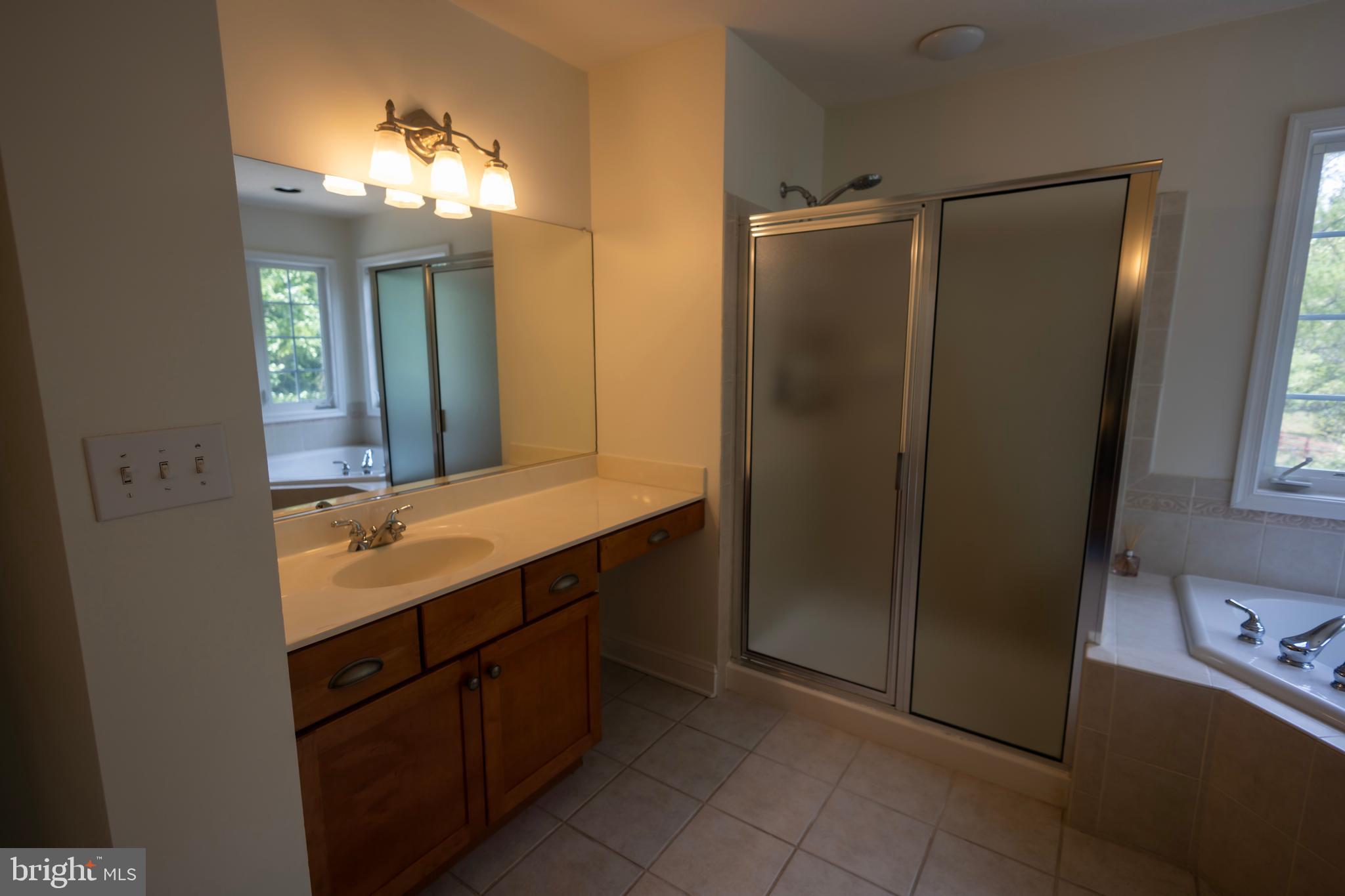 LAKE JAMESON - Residential