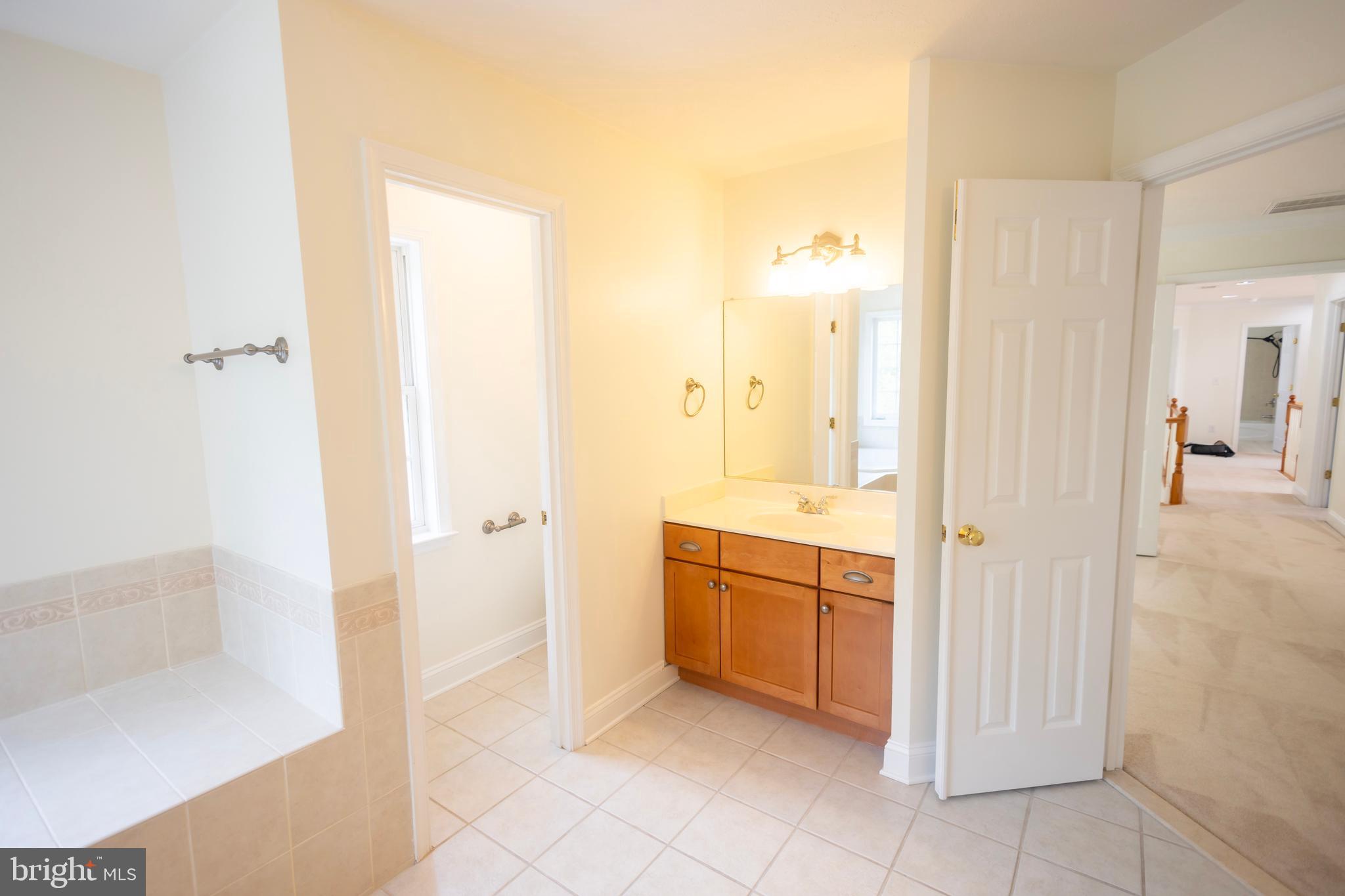 LAKE JAMESON - Residential