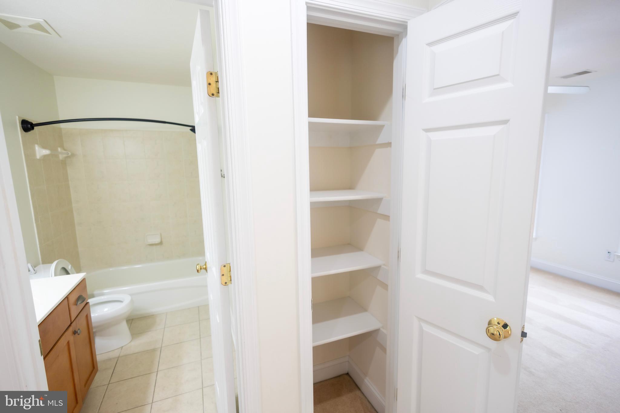 LAKE JAMESON - Residential