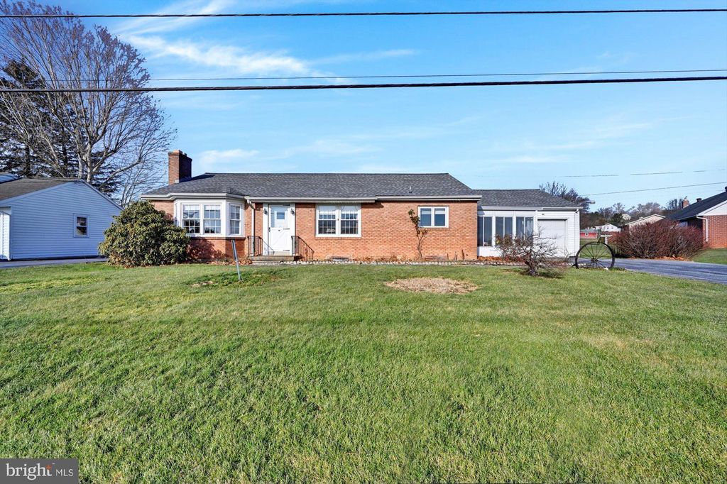 Photo of 90 CLEARVIEW RD, EPHRATA, PA 17522 (MLS # PALA2030950)