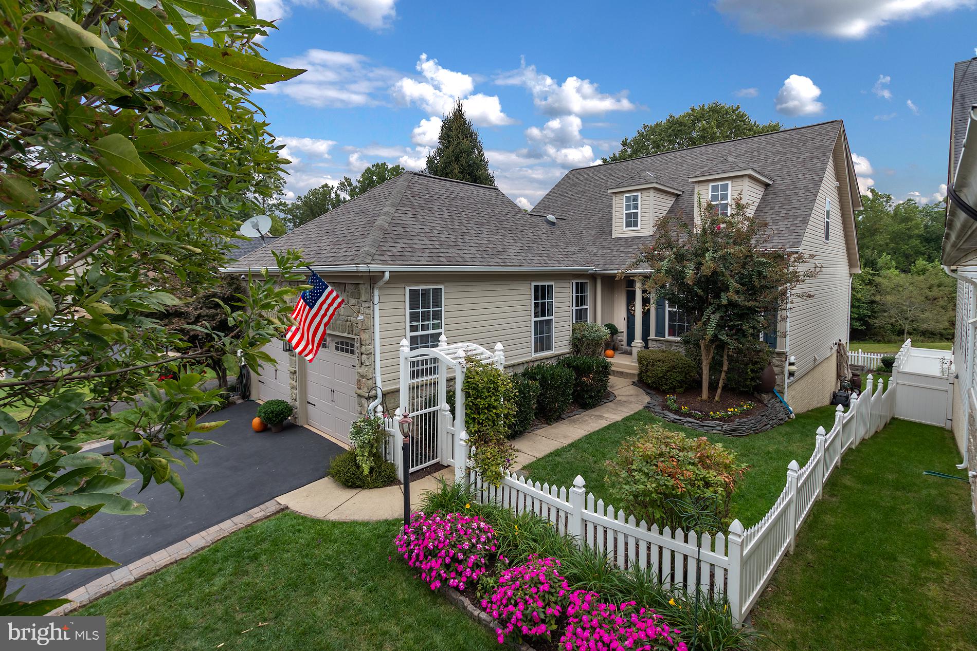 BLOOMS CROSSING - Residential